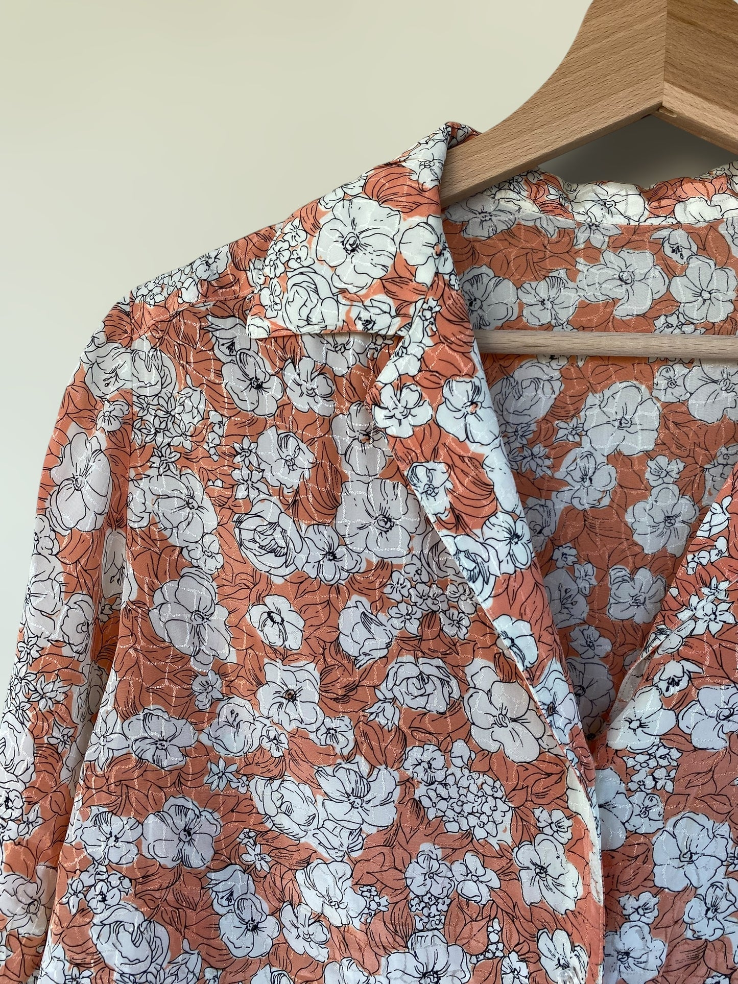 Vintage cropped shirt with flowers