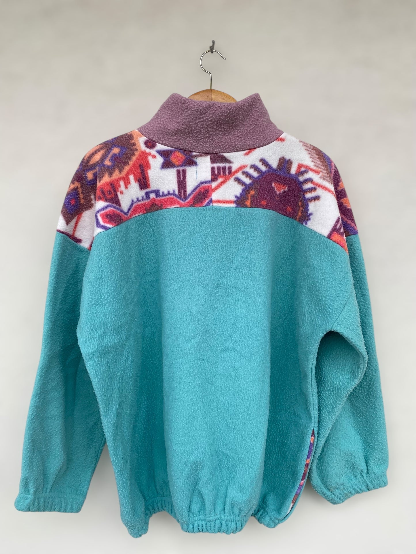 Wear sport crazy half buttoned up fleece