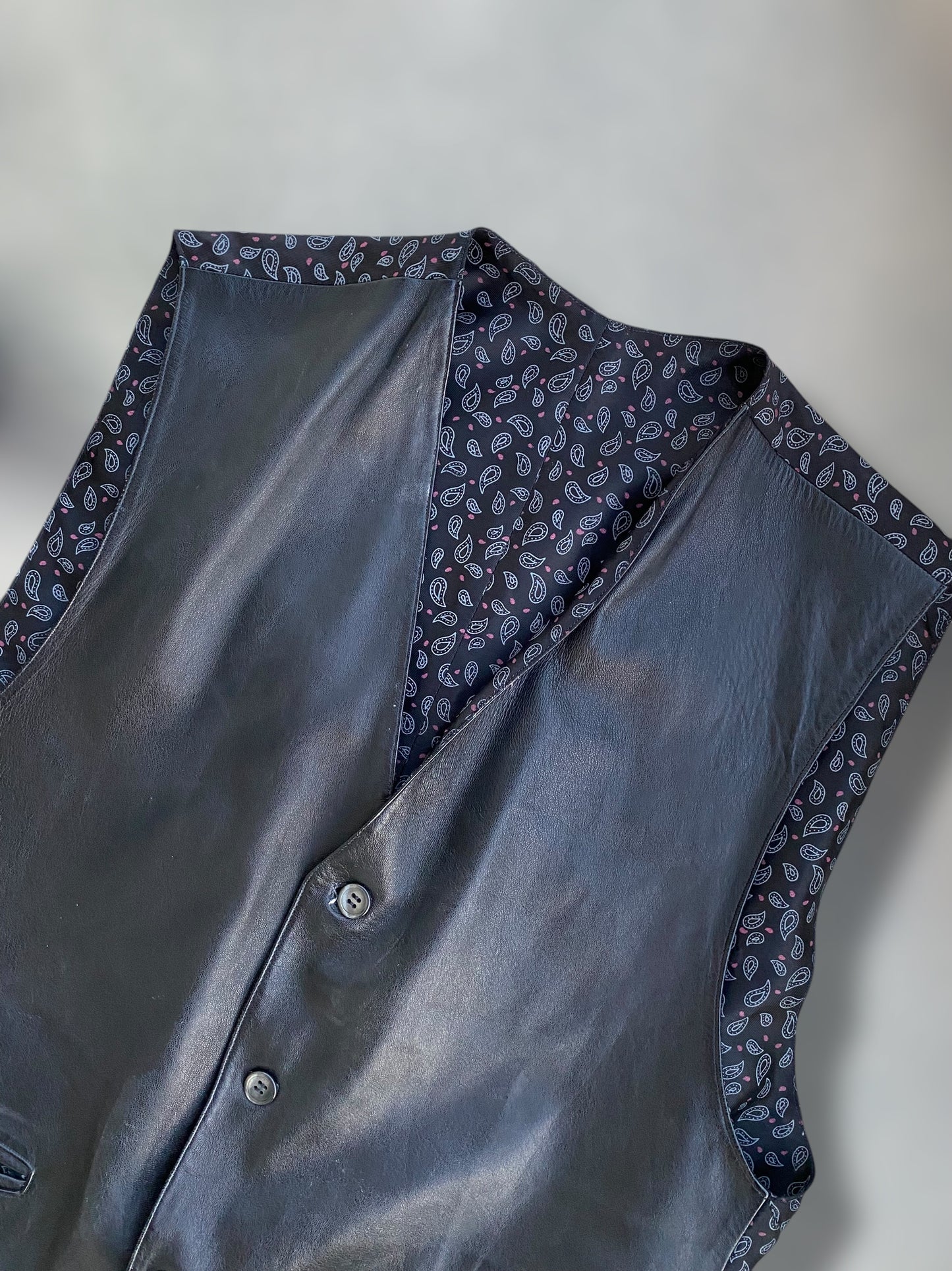 Vintage leather vest with Lahouria design