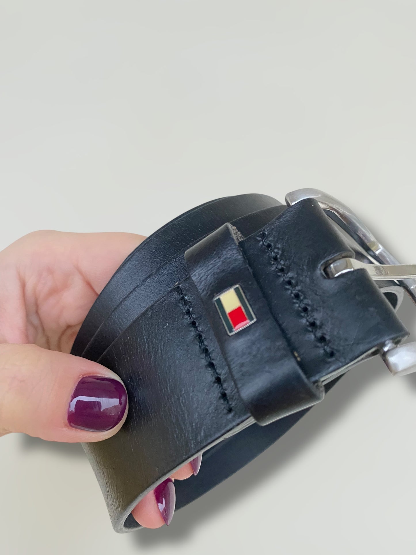 Dark blue Tommy Hilfiger leather belt