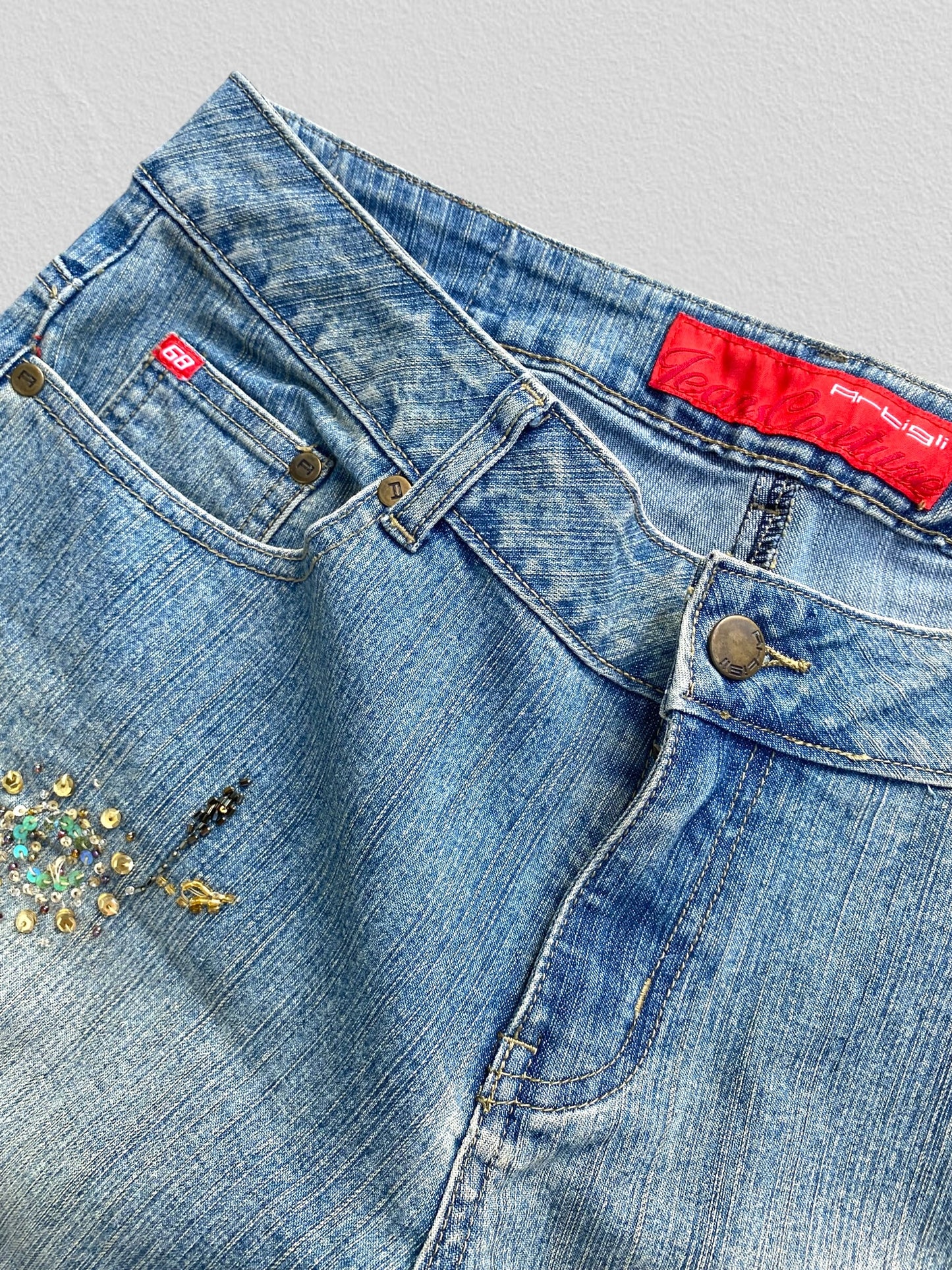 Y2K embroidered low waisted jeans