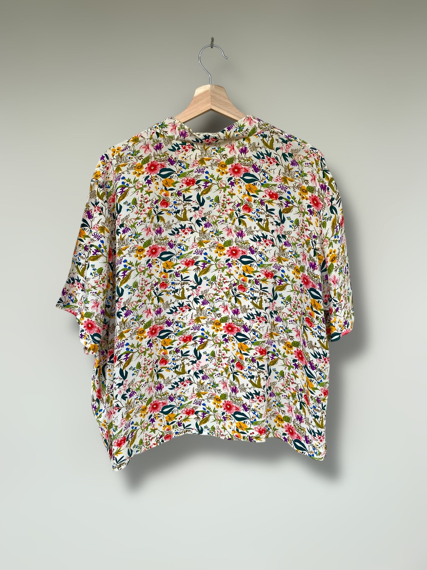“Silk bouquet” vintage shirt 💐