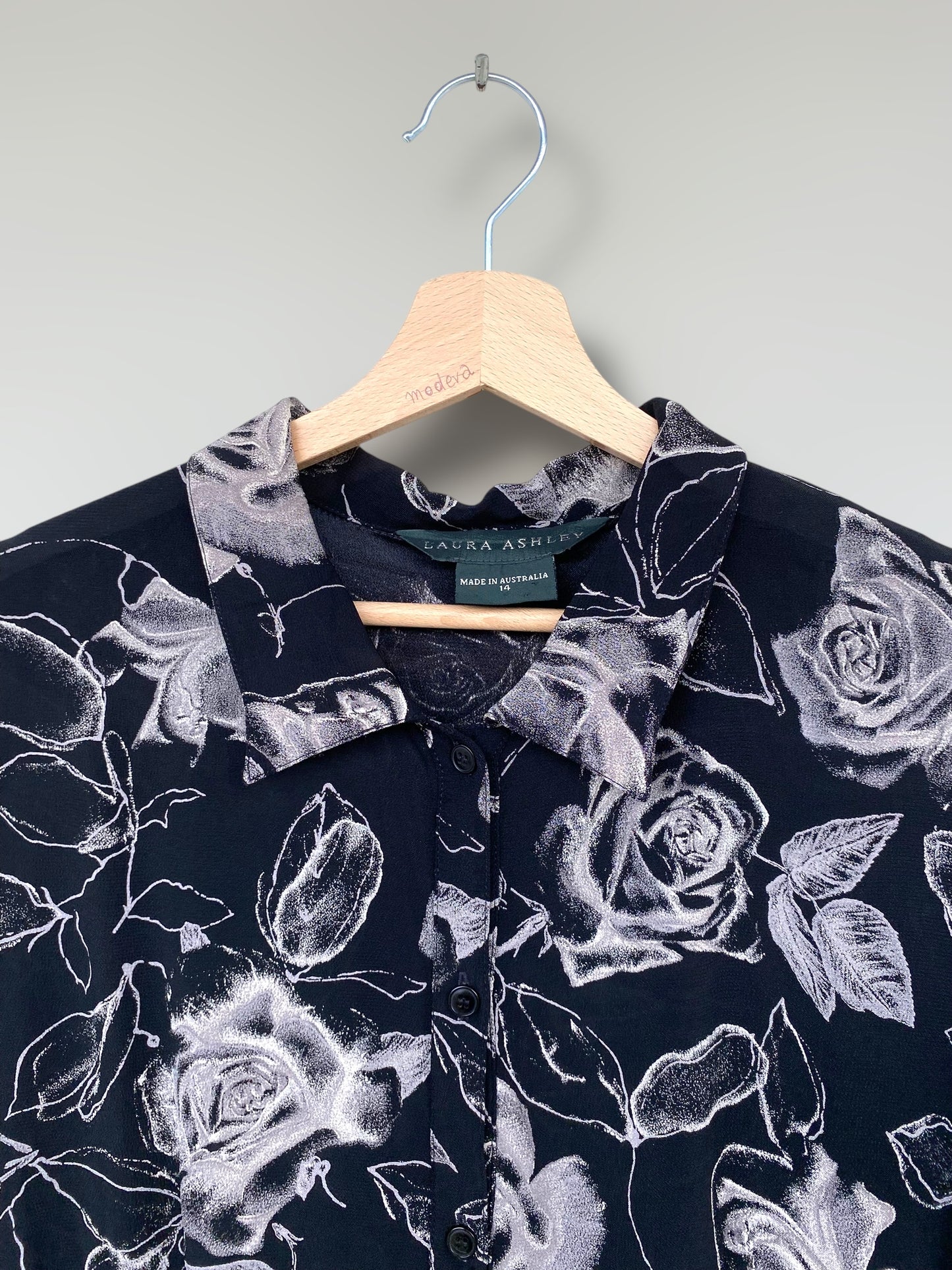 “Smoking roses” vintage shirt