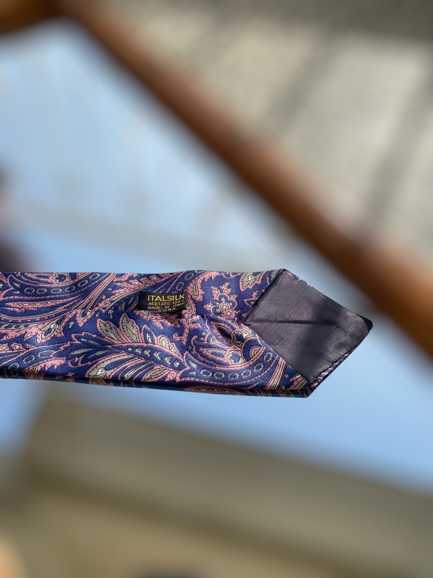 Vintage tie with lahouria pattern