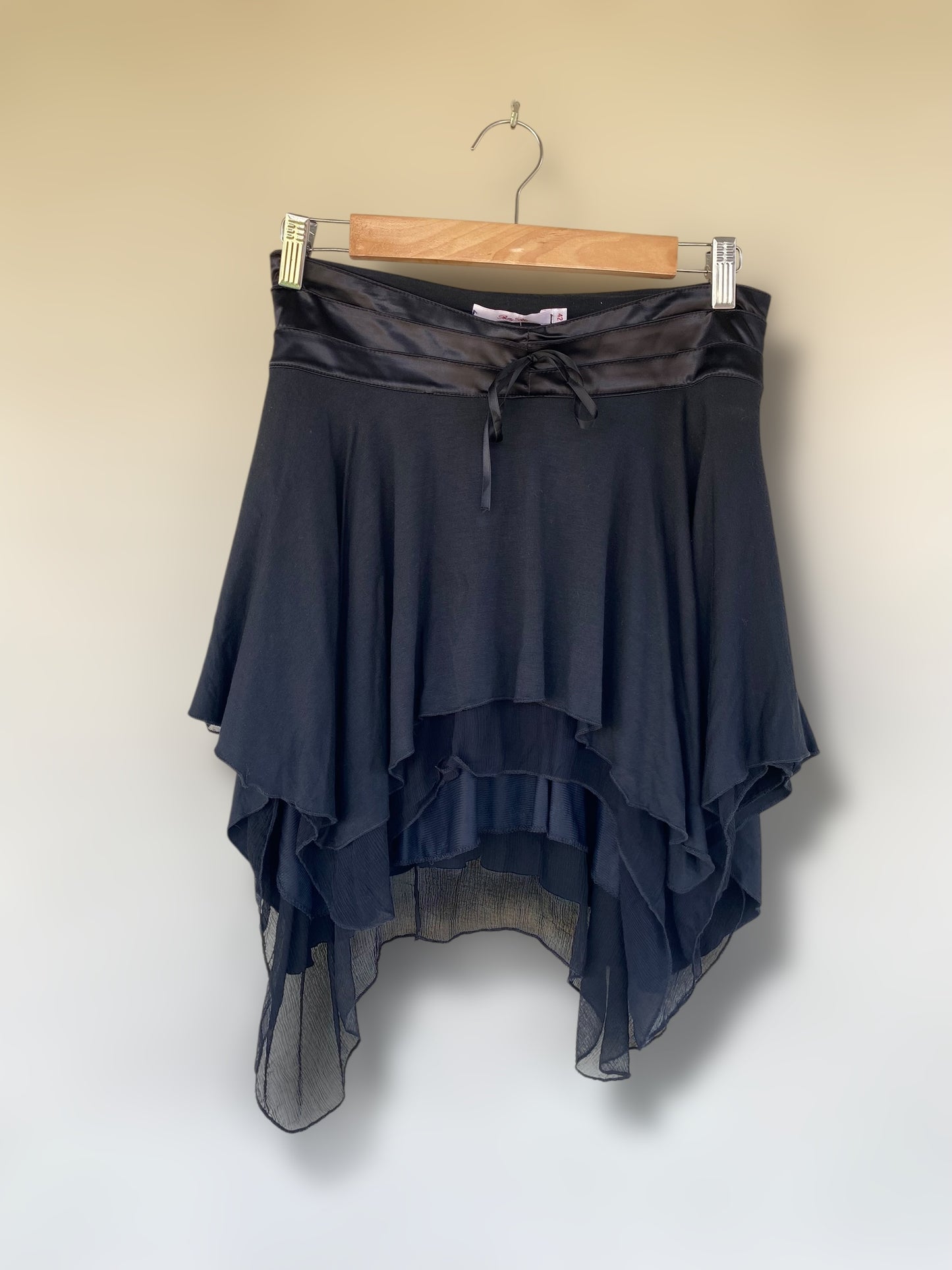 Fairy asymmetric black skirt