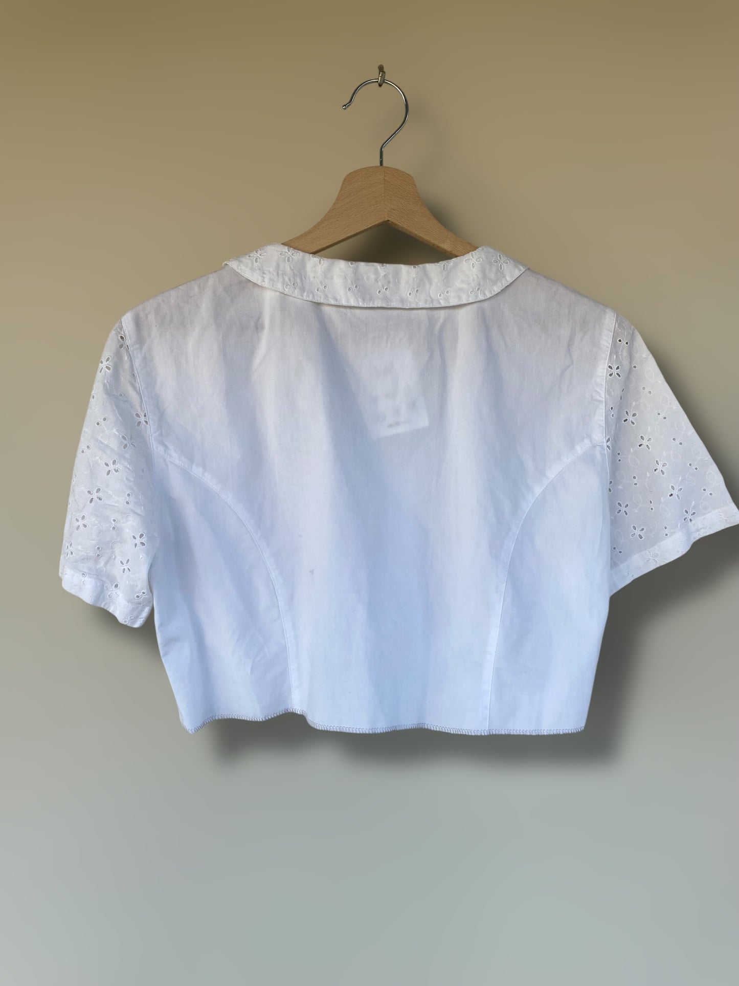 Vintage white classic cropped shirt