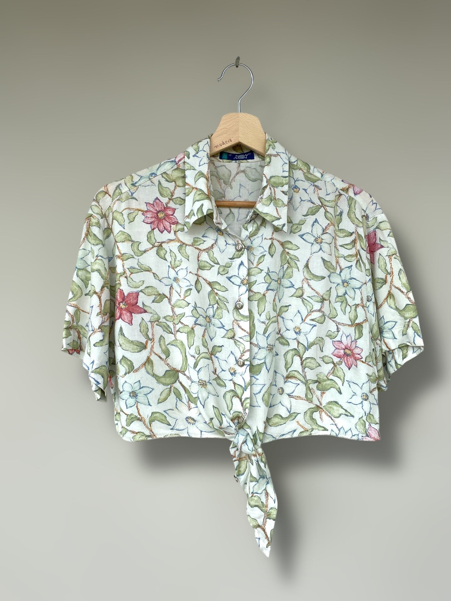 “Flowers fence” vintage crop shirt