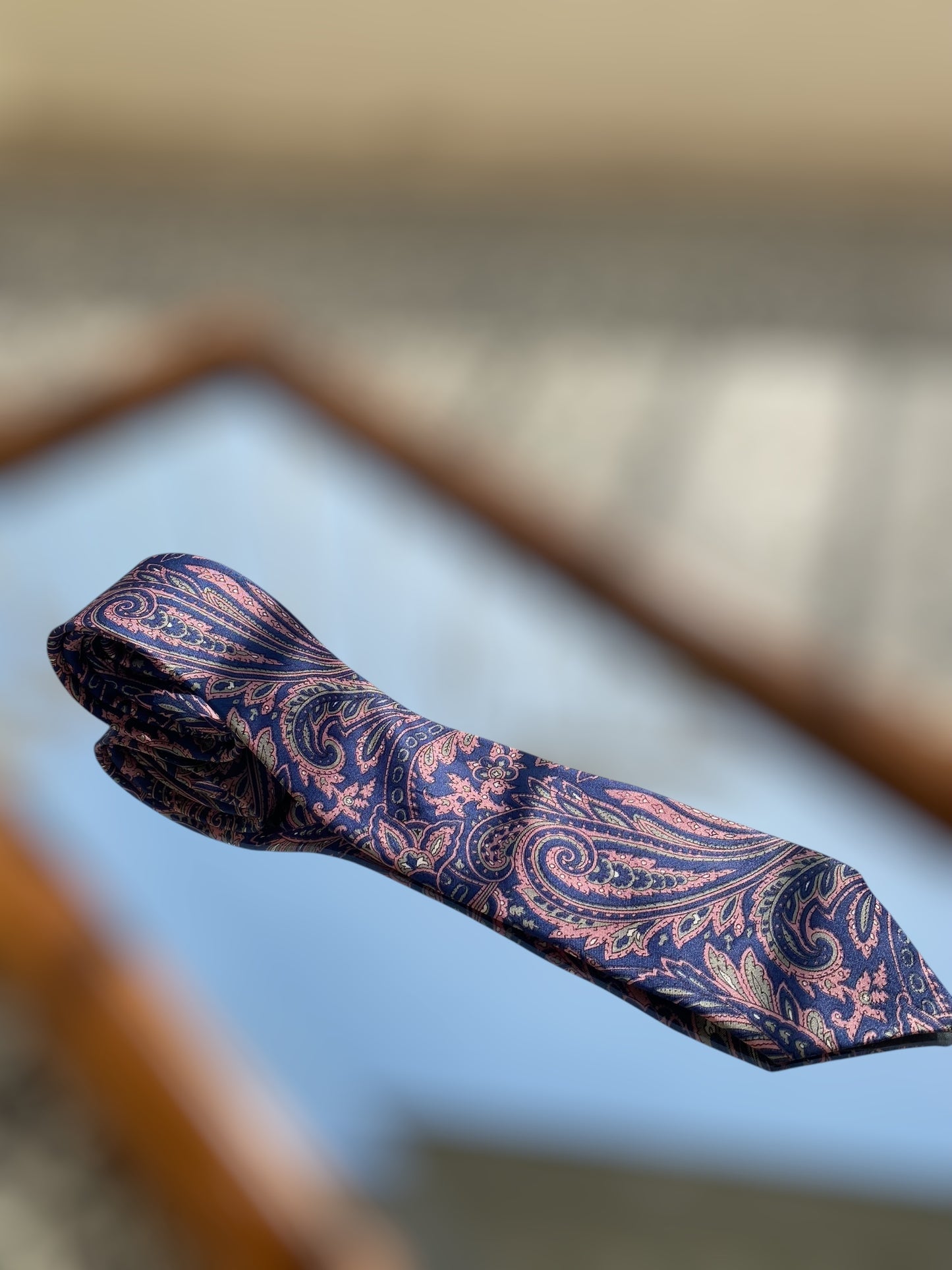 Vintage tie with lahouria pattern