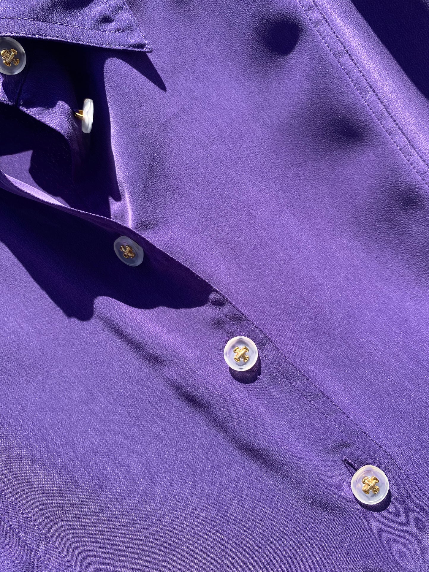 Purple vintage shirt with unique buttons