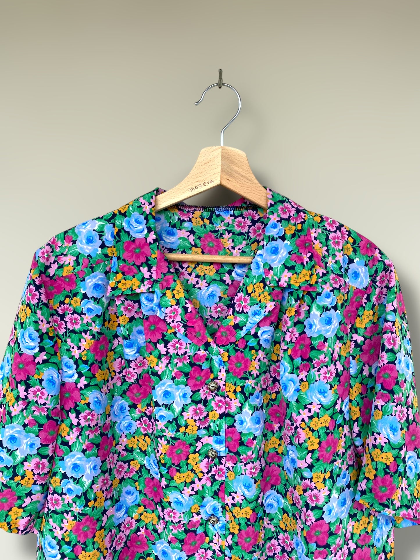 “Floral bouquet” vintage shirt