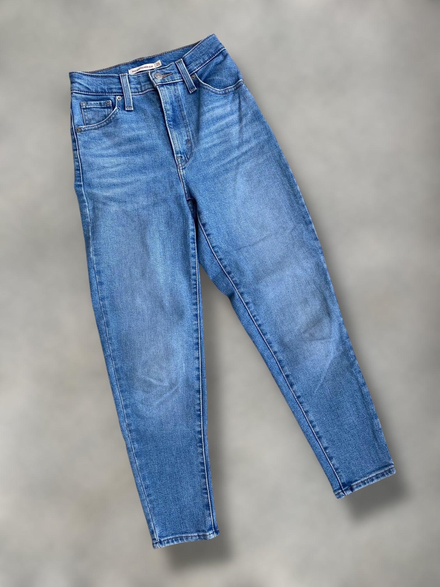 Levi’s high waisted mom fit jean (xs)