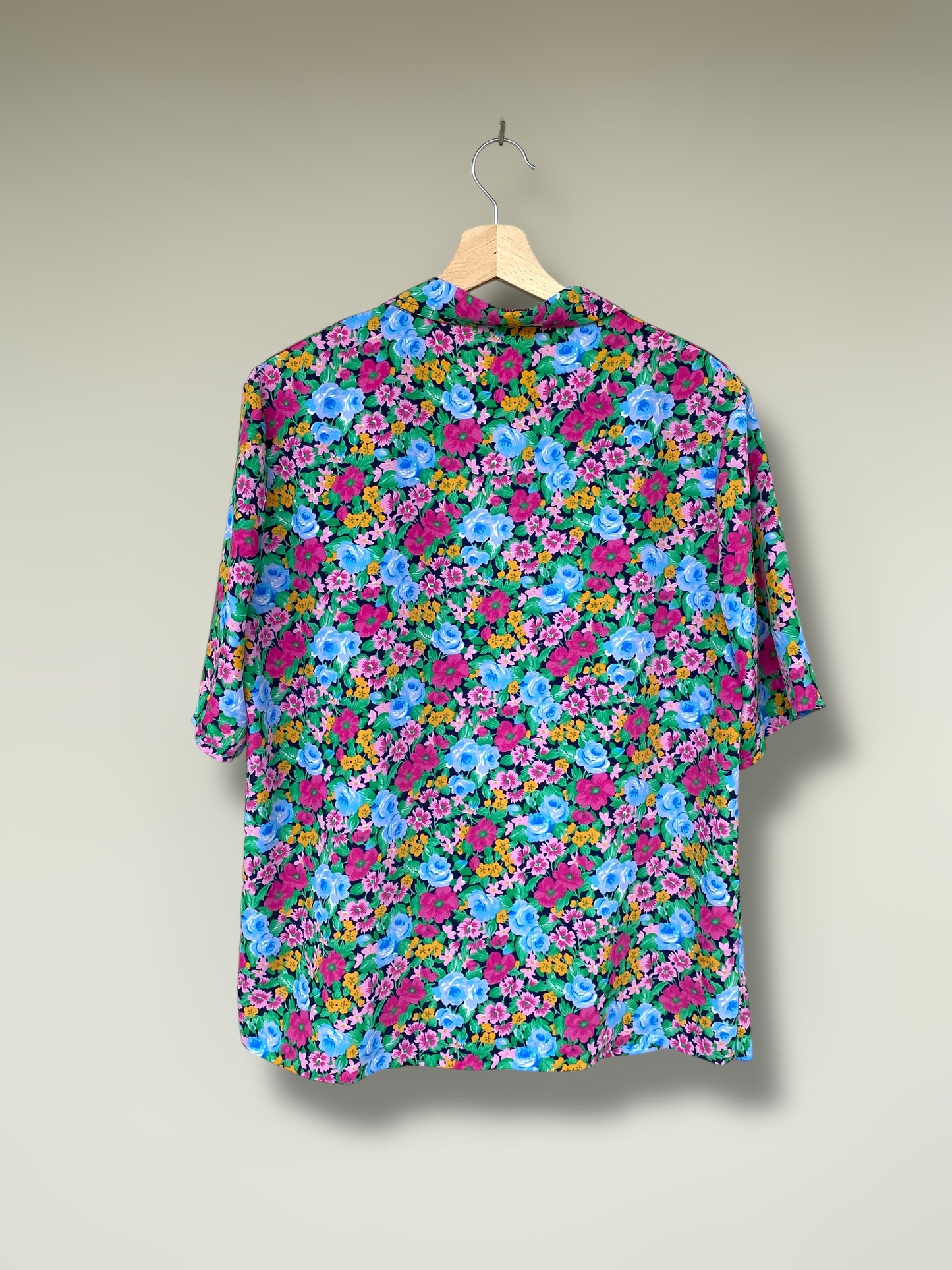 “Floral bouquet” vintage shirt