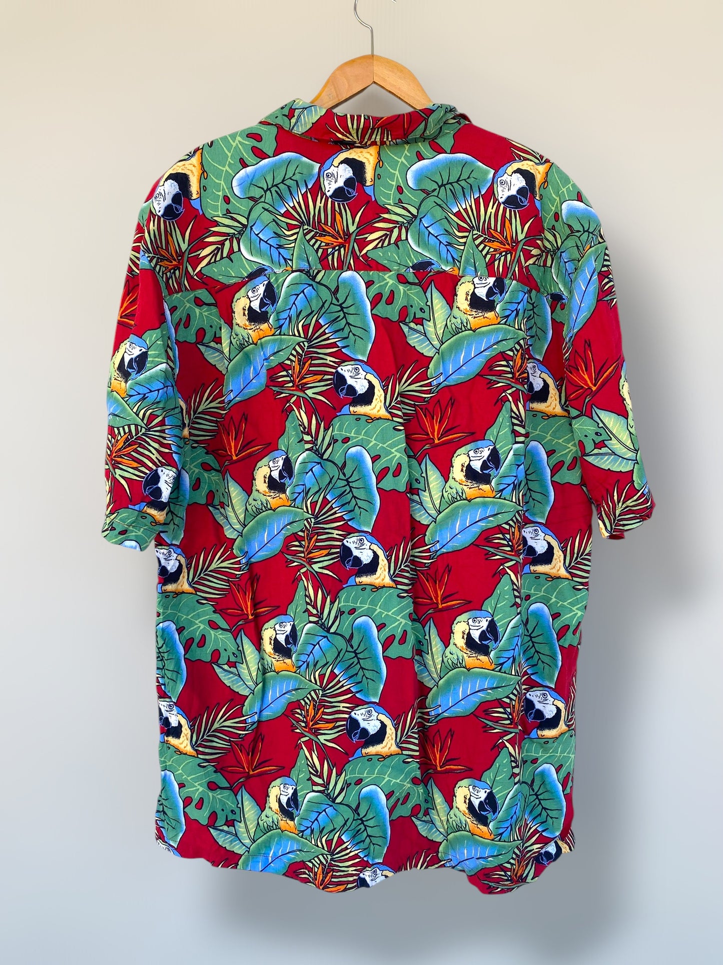 “Hawaiian parrots” vintage shirt