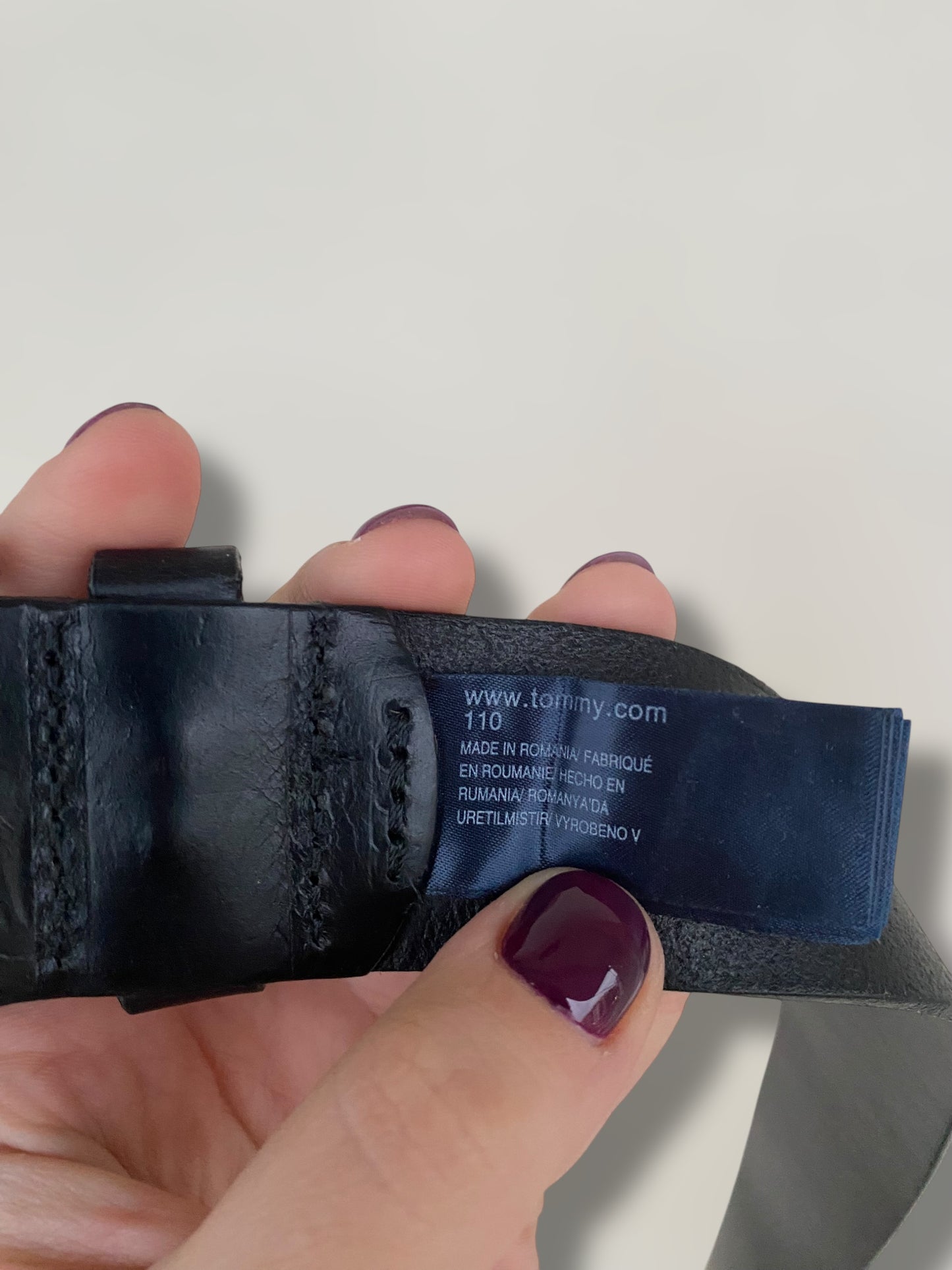 Dark blue Tommy Hilfiger leather belt