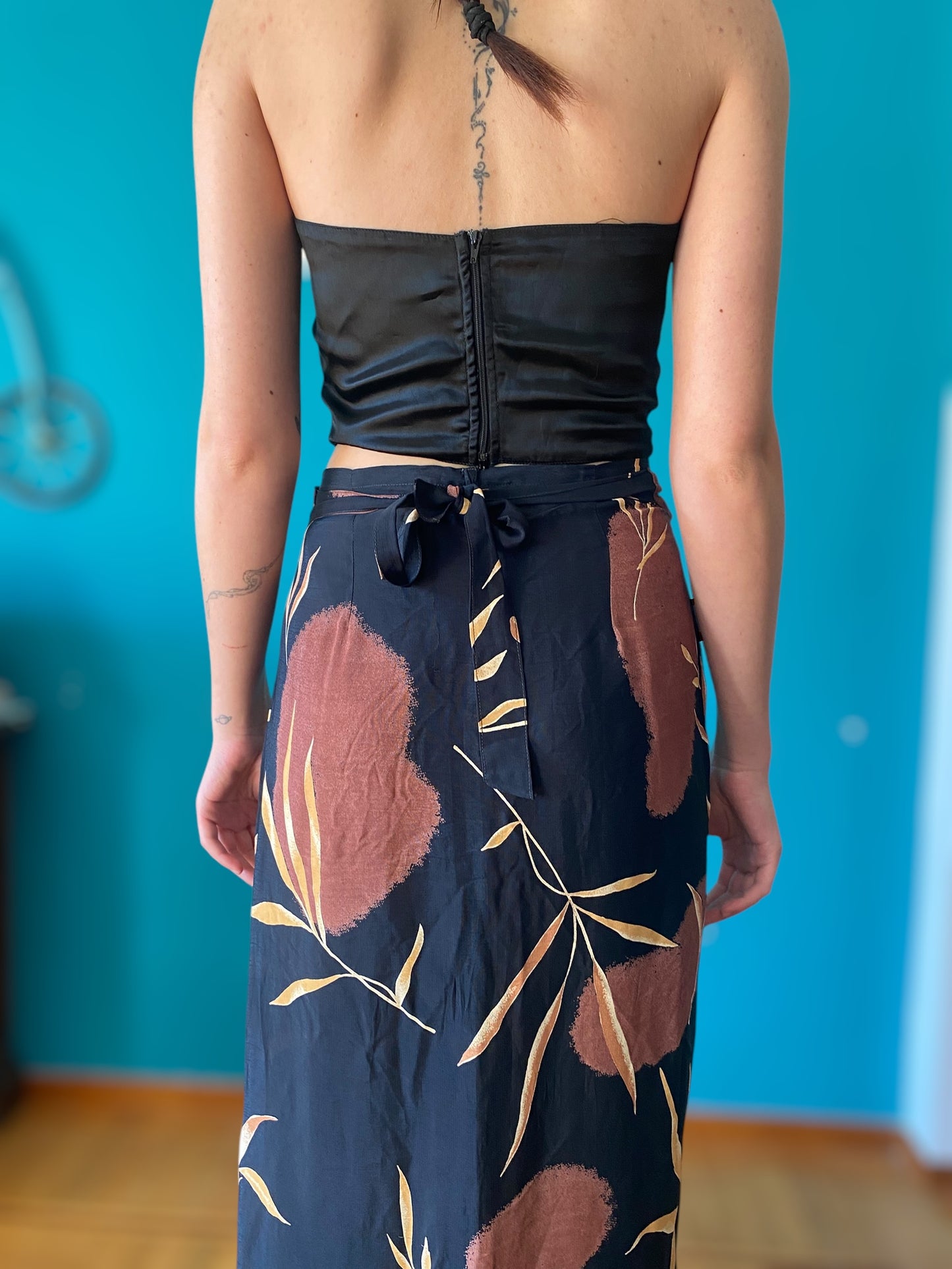Vintage leaves pattern wrapped skirt