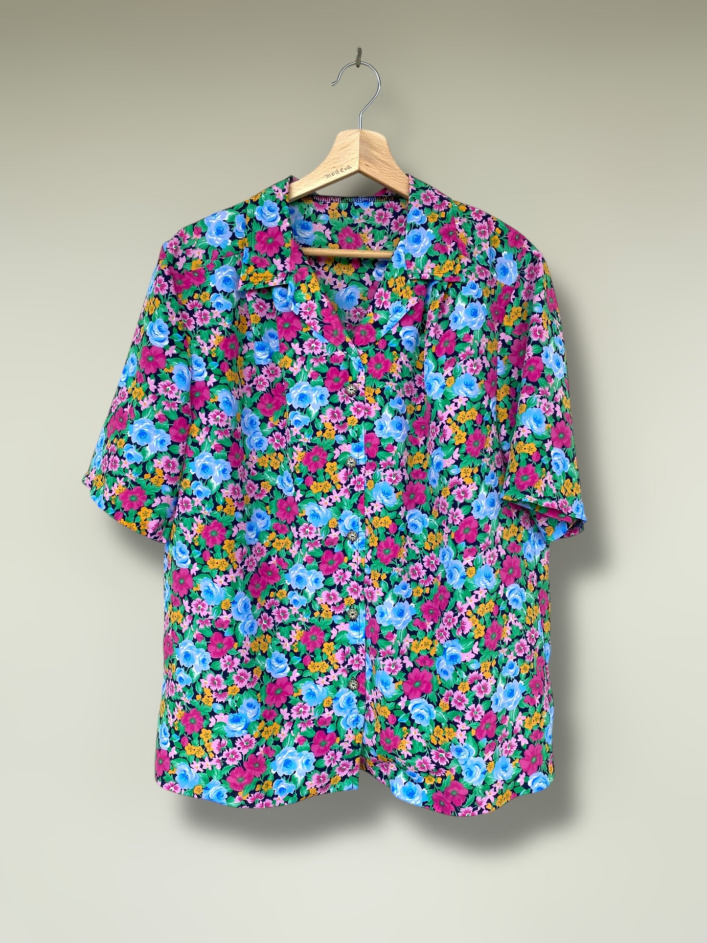“Floral bouquet” vintage shirt