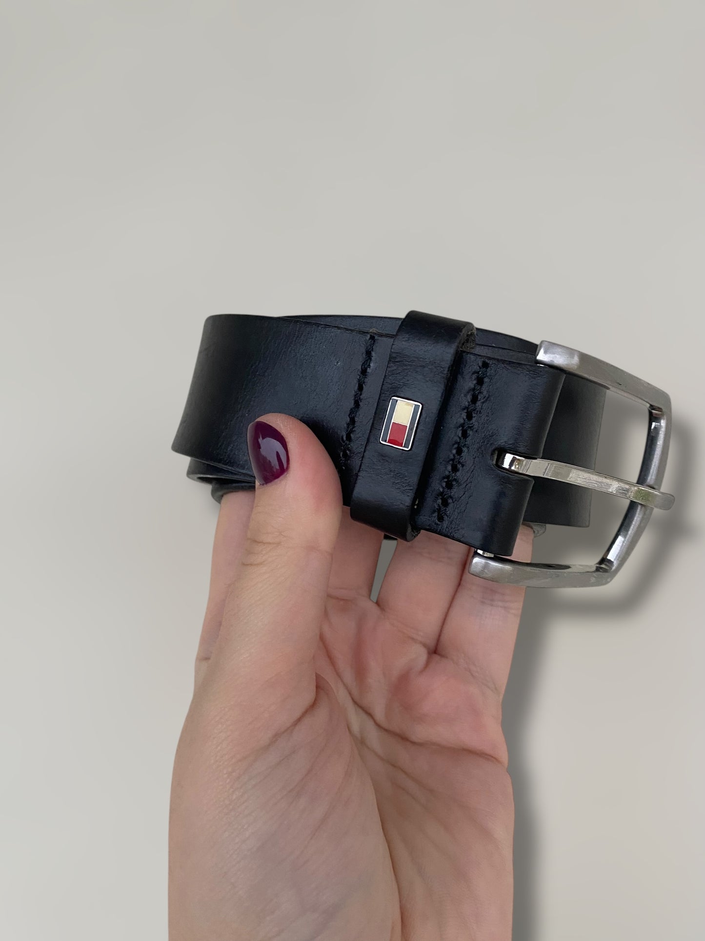Dark blue Tommy Hilfiger leather belt