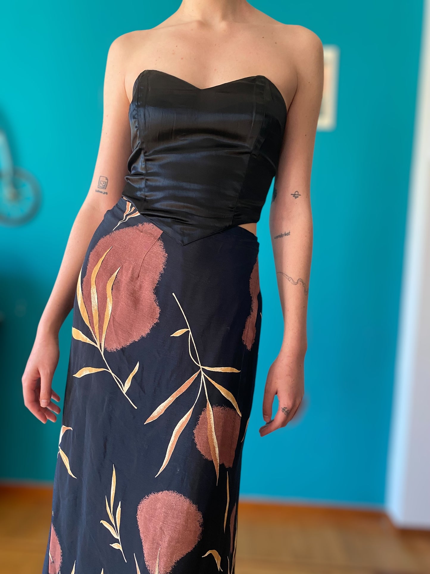 Vintage leaves pattern wrapped skirt
