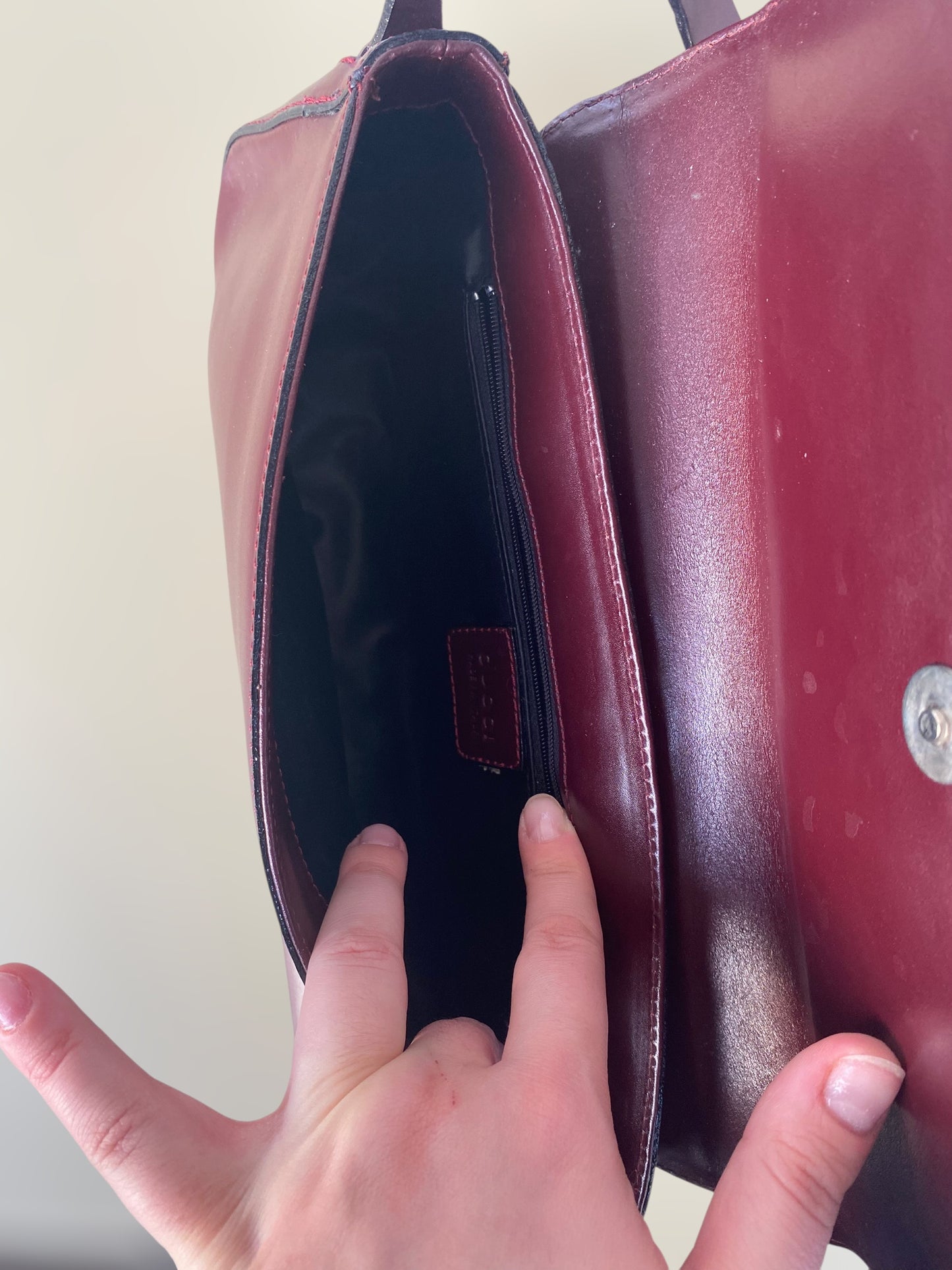 Cold burgundy GUCCI shoulder bag