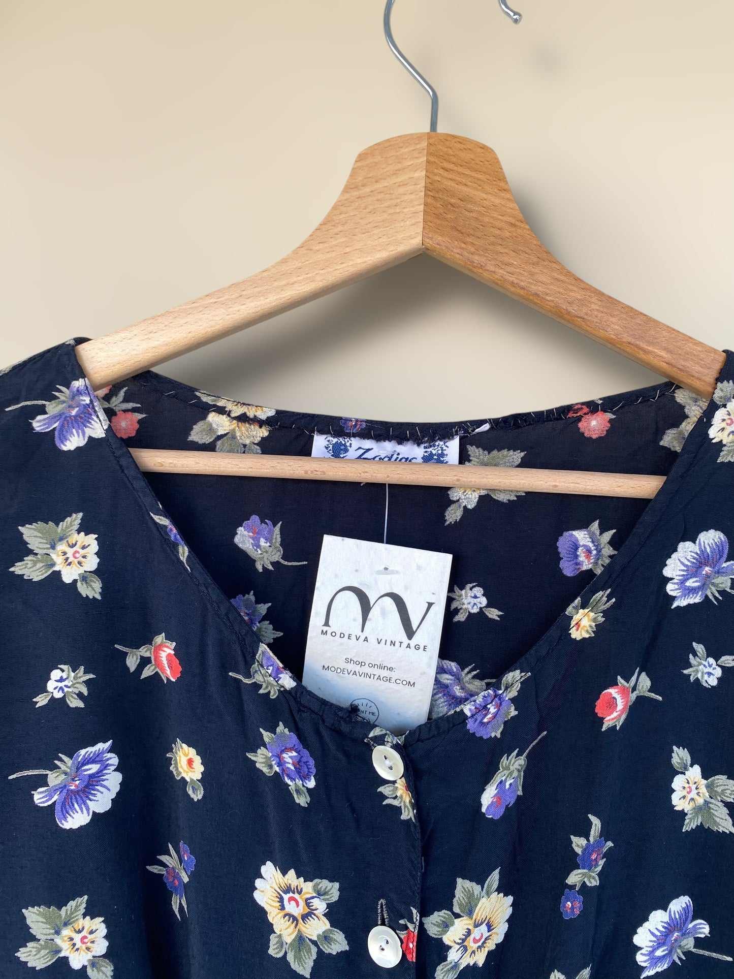 Vintage dark floral cropped shirt
