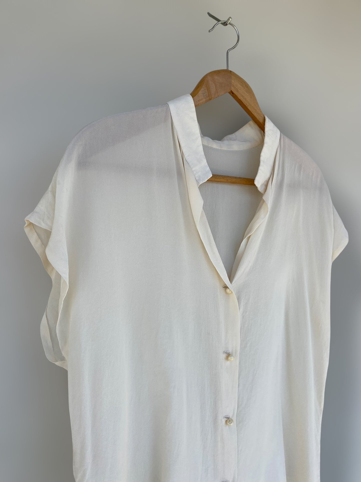 Ivory silk vintage shirt with pearly buttons