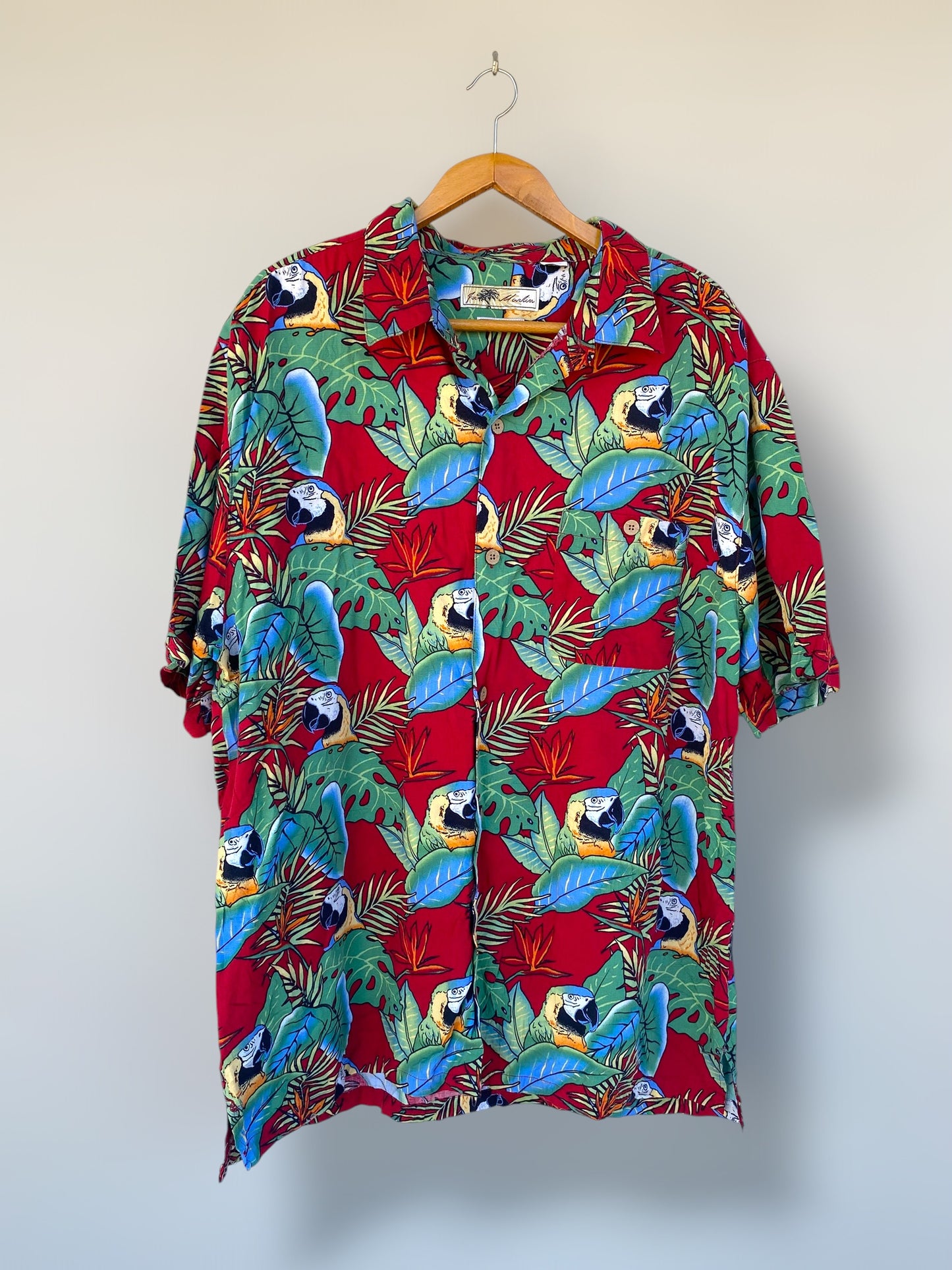 “Hawaiian parrots” vintage shirt