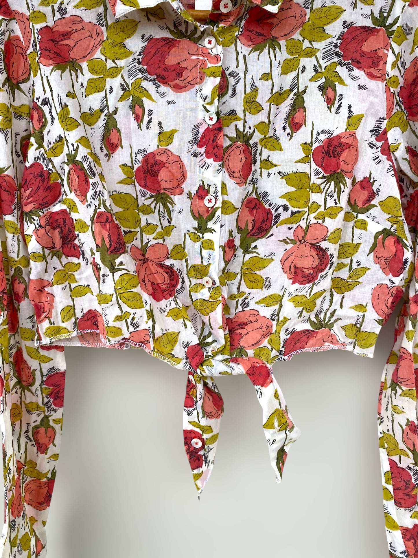 “A garden with flowers” vintage reworked cropped shirt