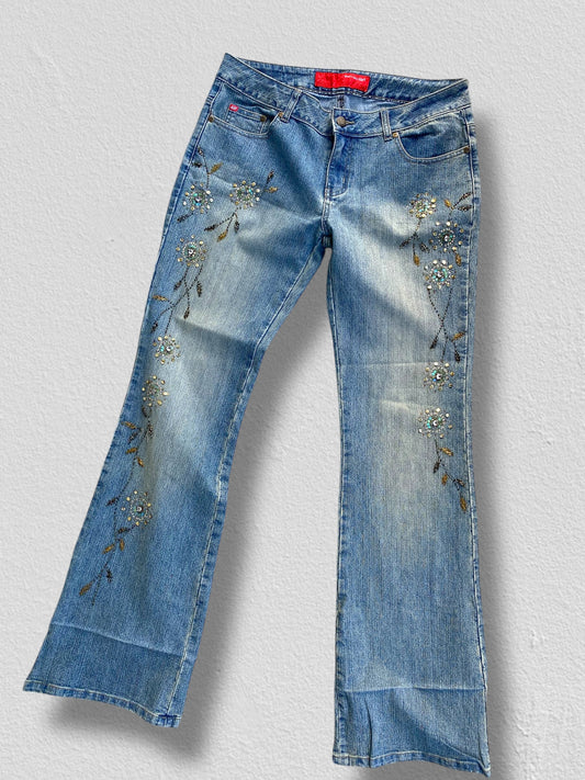 Y2K embroidered low waisted jeans