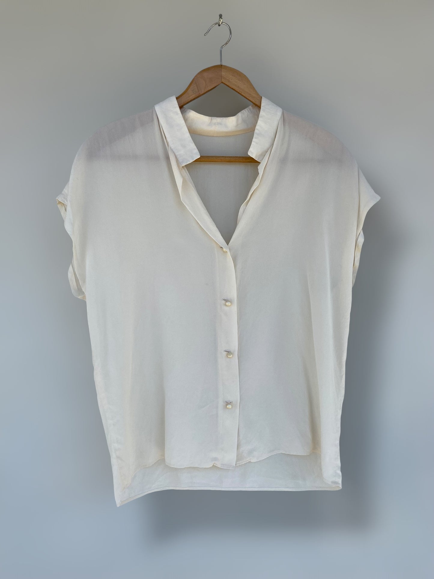 Ivory silk vintage shirt with pearly buttons