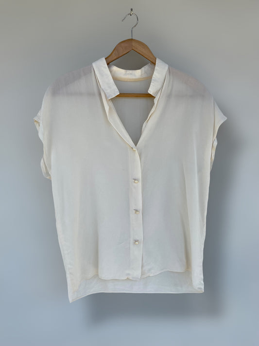Ivory silk vintage shirt with pearly buttons