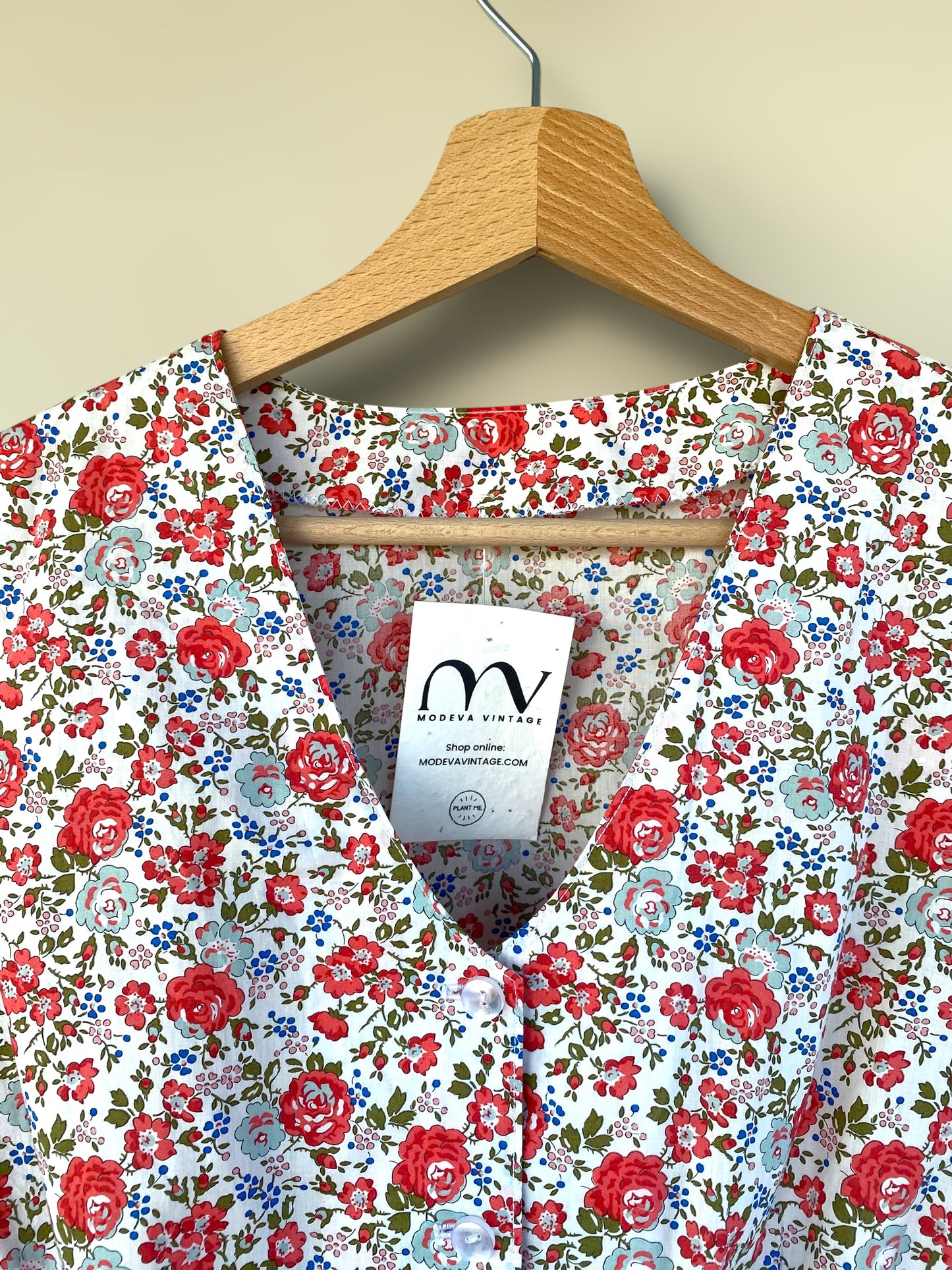 Vintage floral cropped shirt