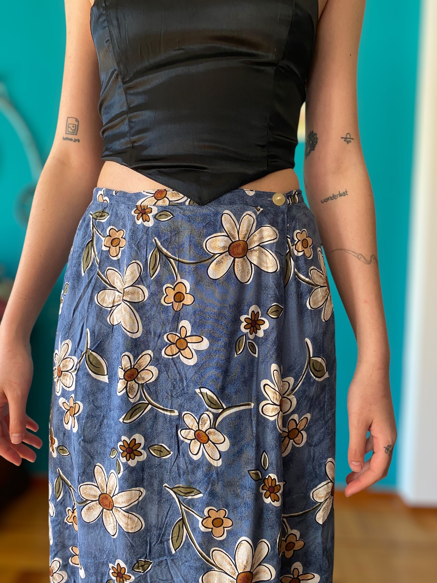 Vintage wrapped skirt with cute flowers