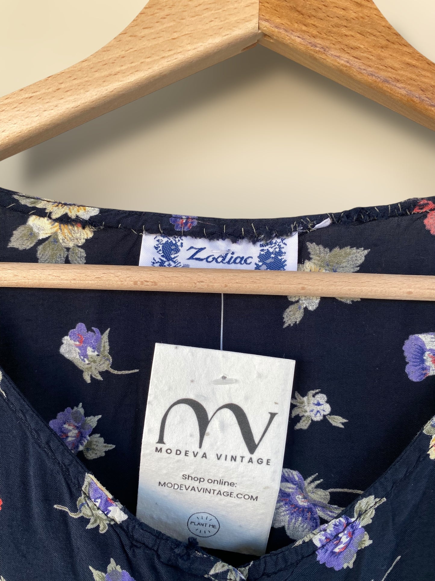 Vintage dark floral cropped shirt
