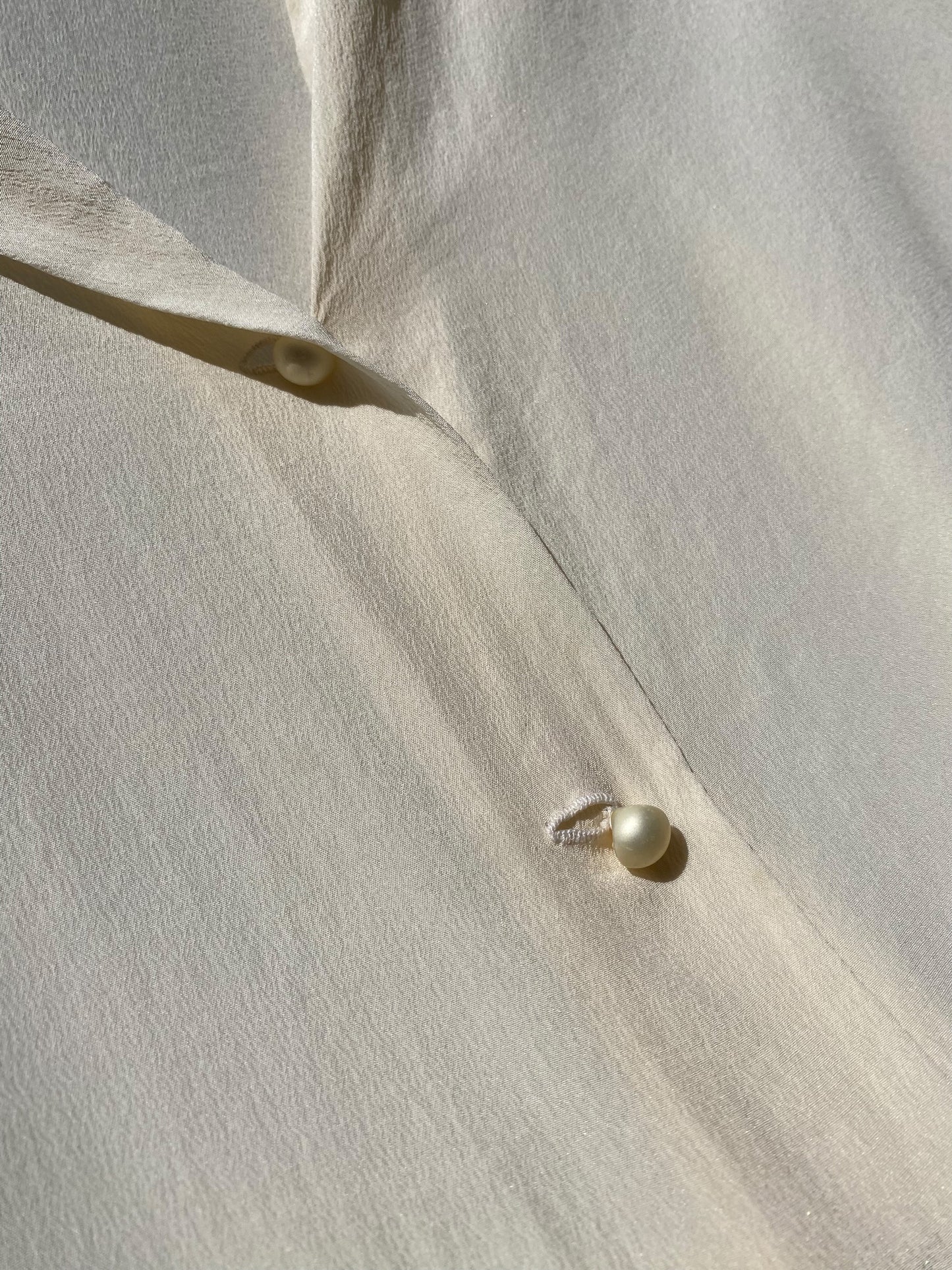 Ivory silk vintage shirt with pearly buttons