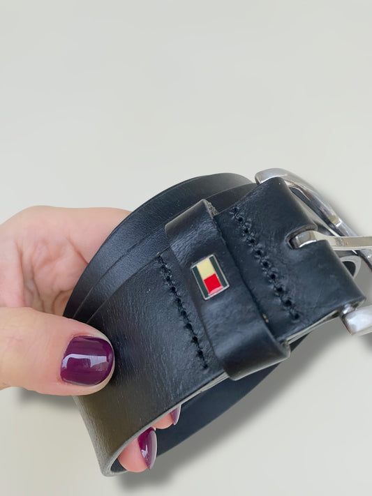 Dark blue Tommy Hilfiger leather belt