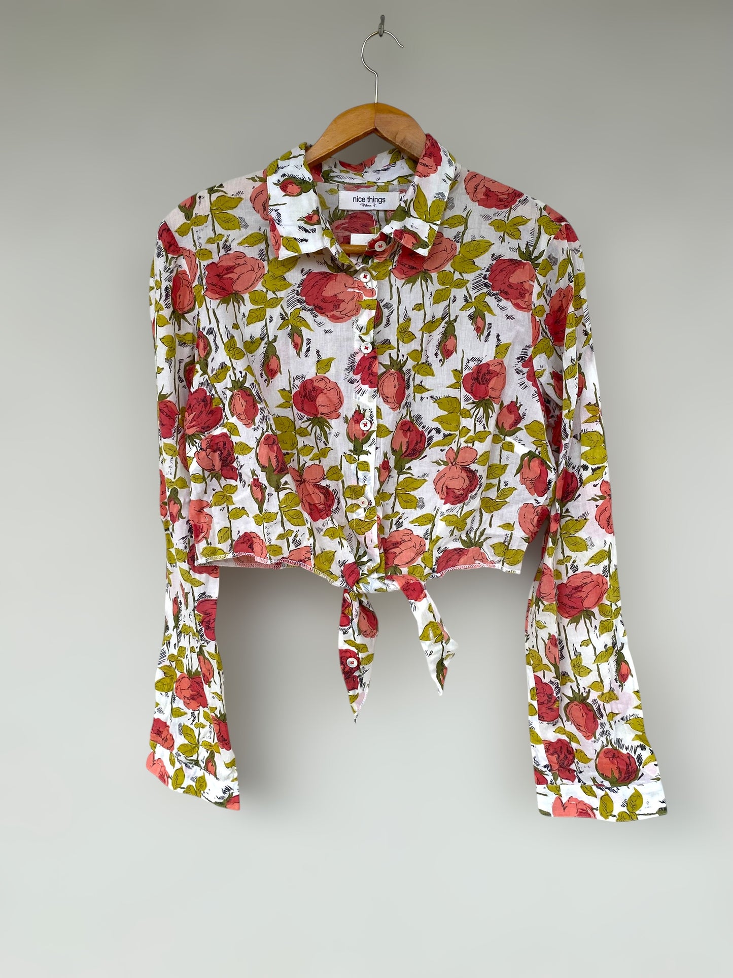 “A garden with flowers” vintage reworked cropped shirt