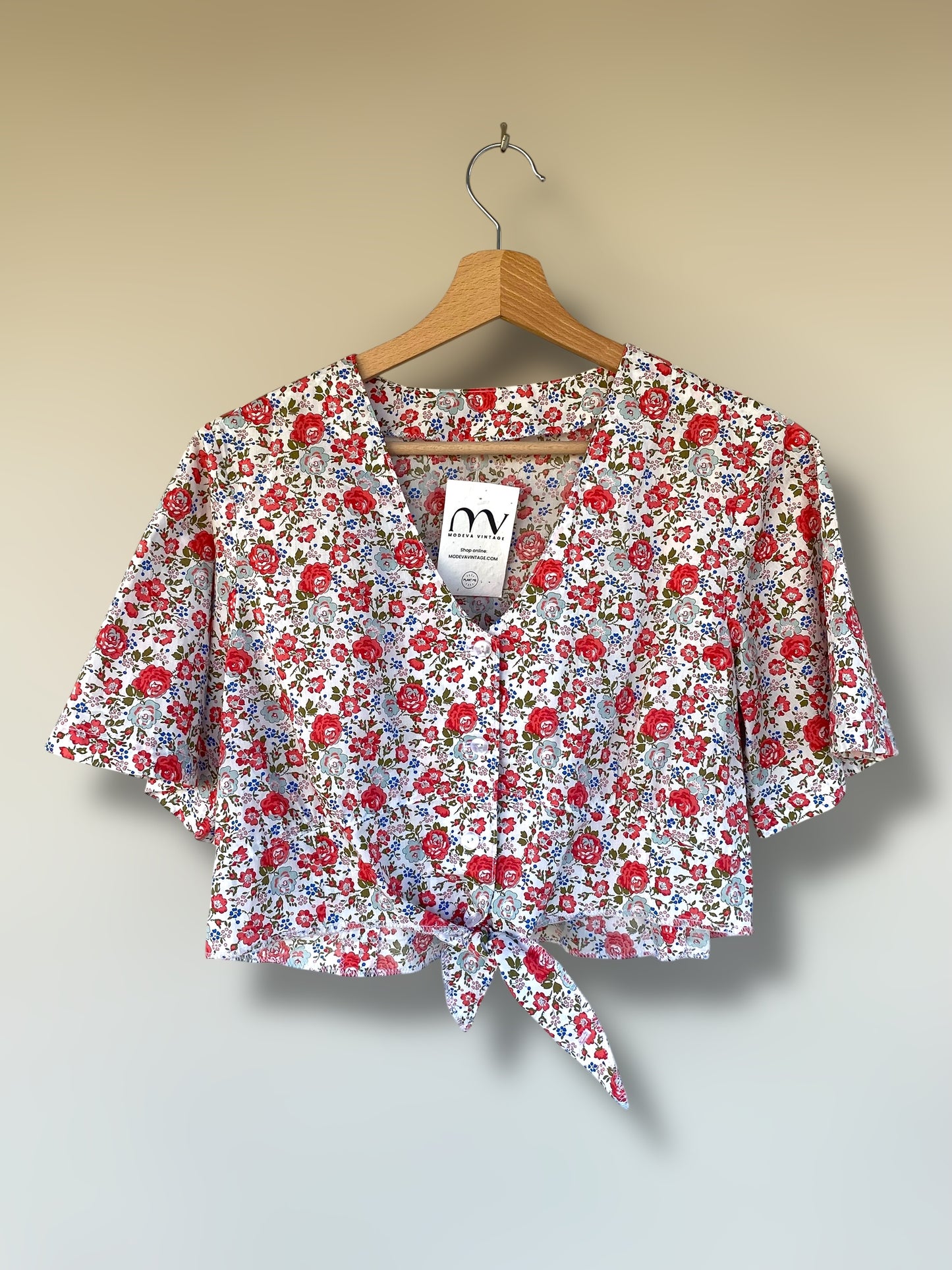 Vintage floral cropped shirt