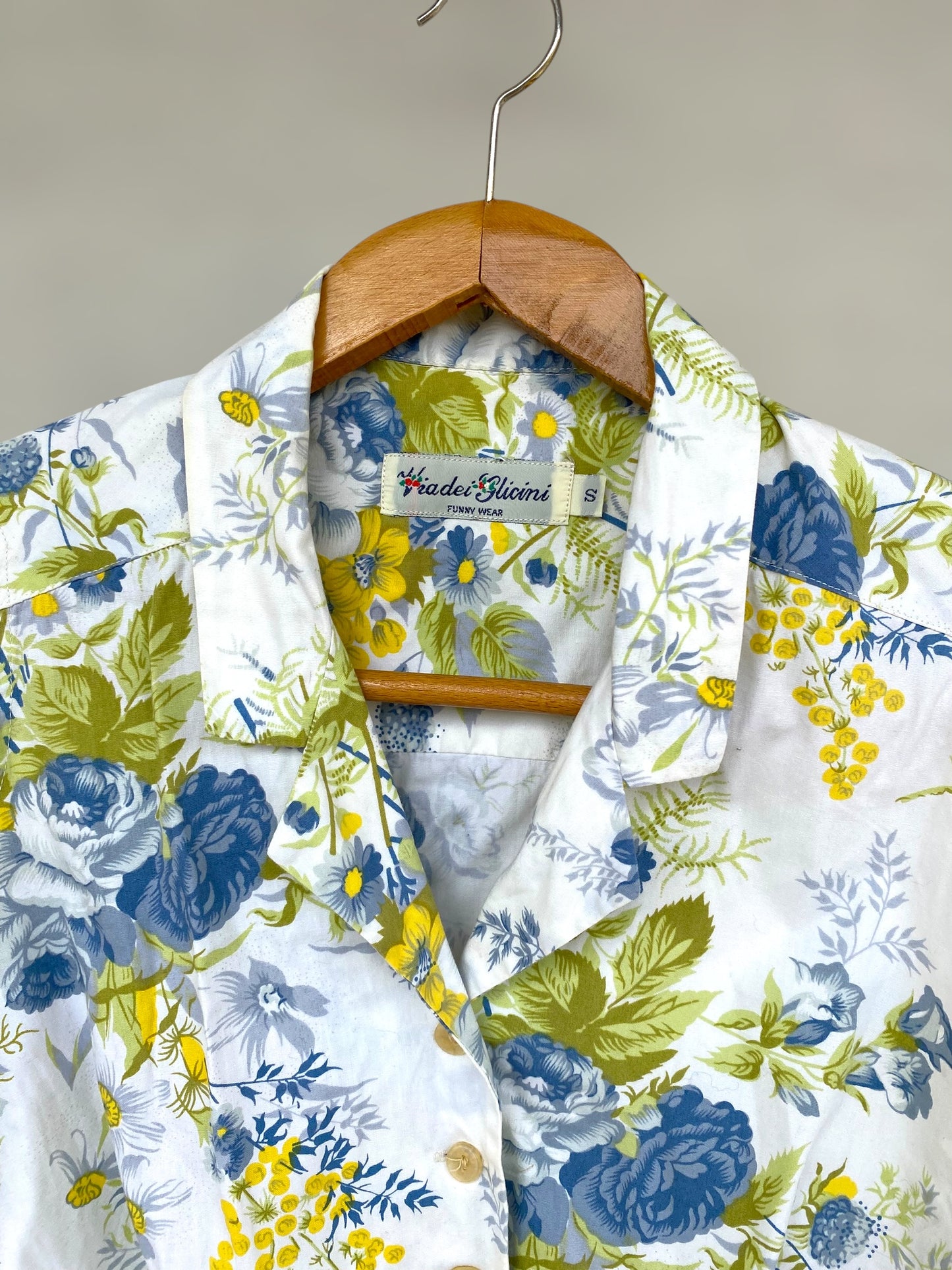 Vintage “summer breeze” button shirt