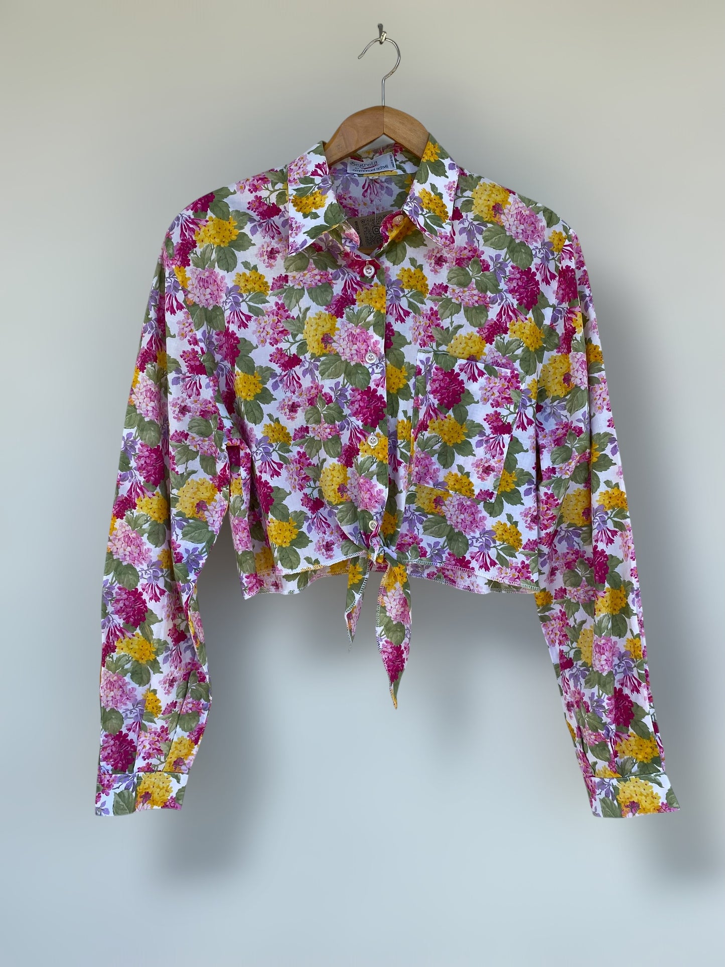 “Floral garden” cotton cropped shirt