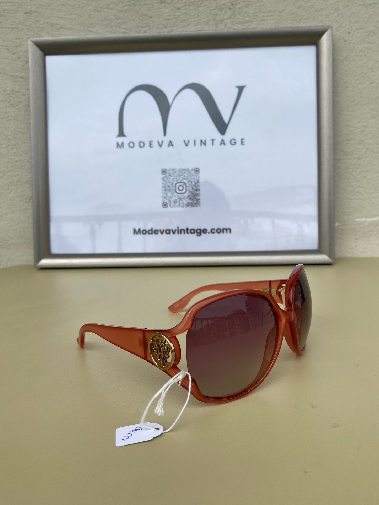 Deadstock GUCCI pumpkin color sunglasses