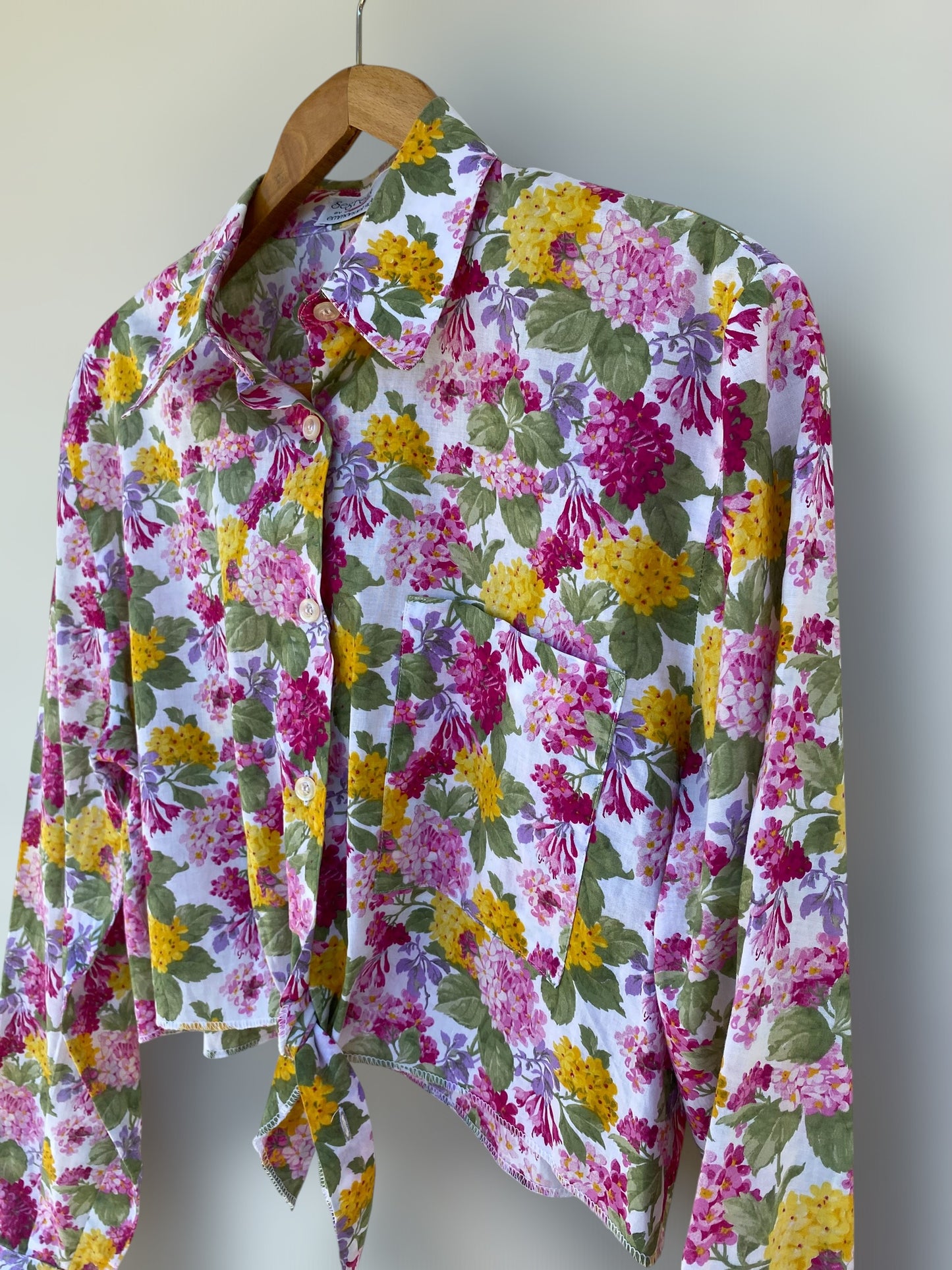 “Floral garden” cotton cropped shirt