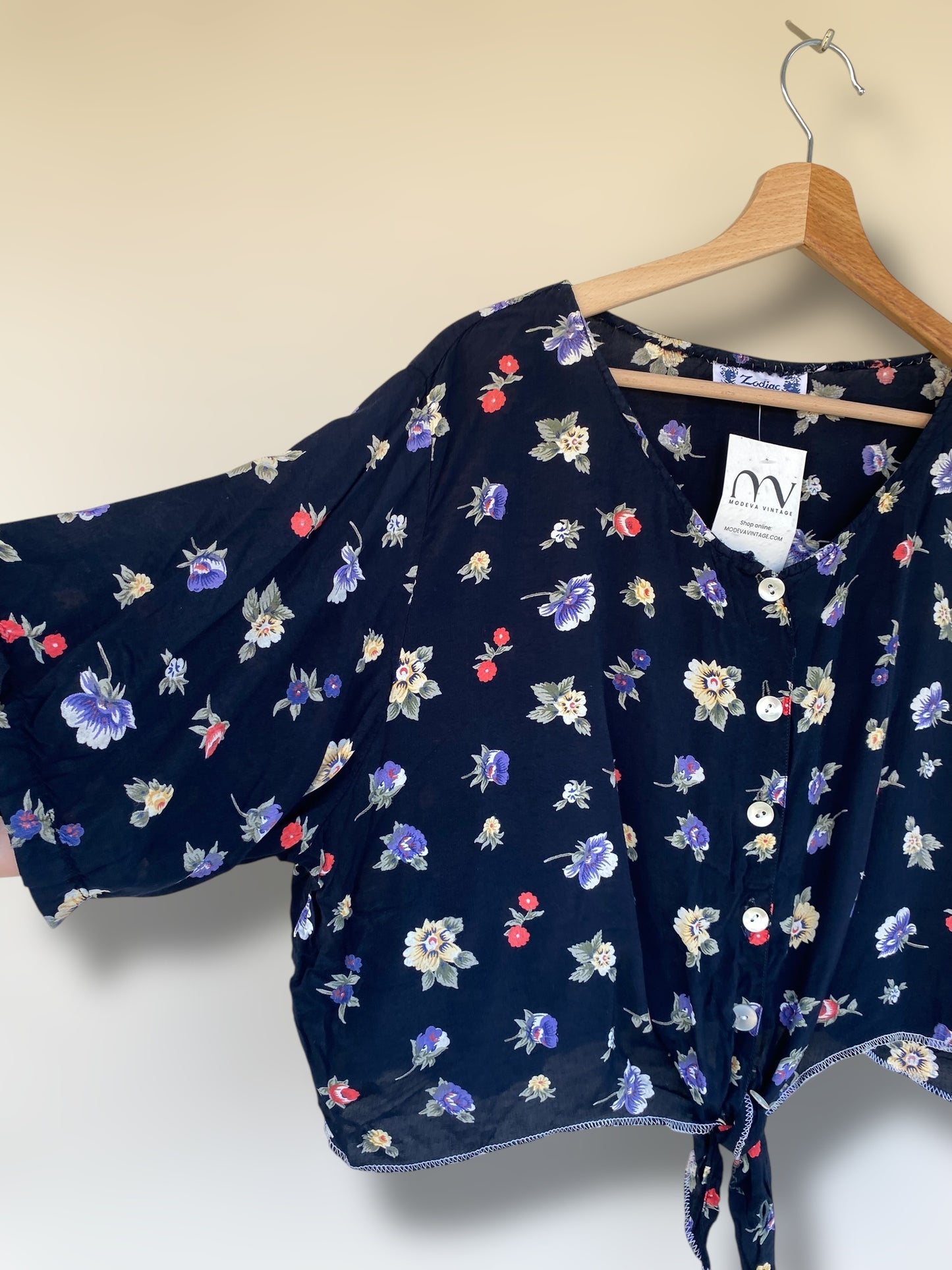 Vintage dark floral cropped shirt