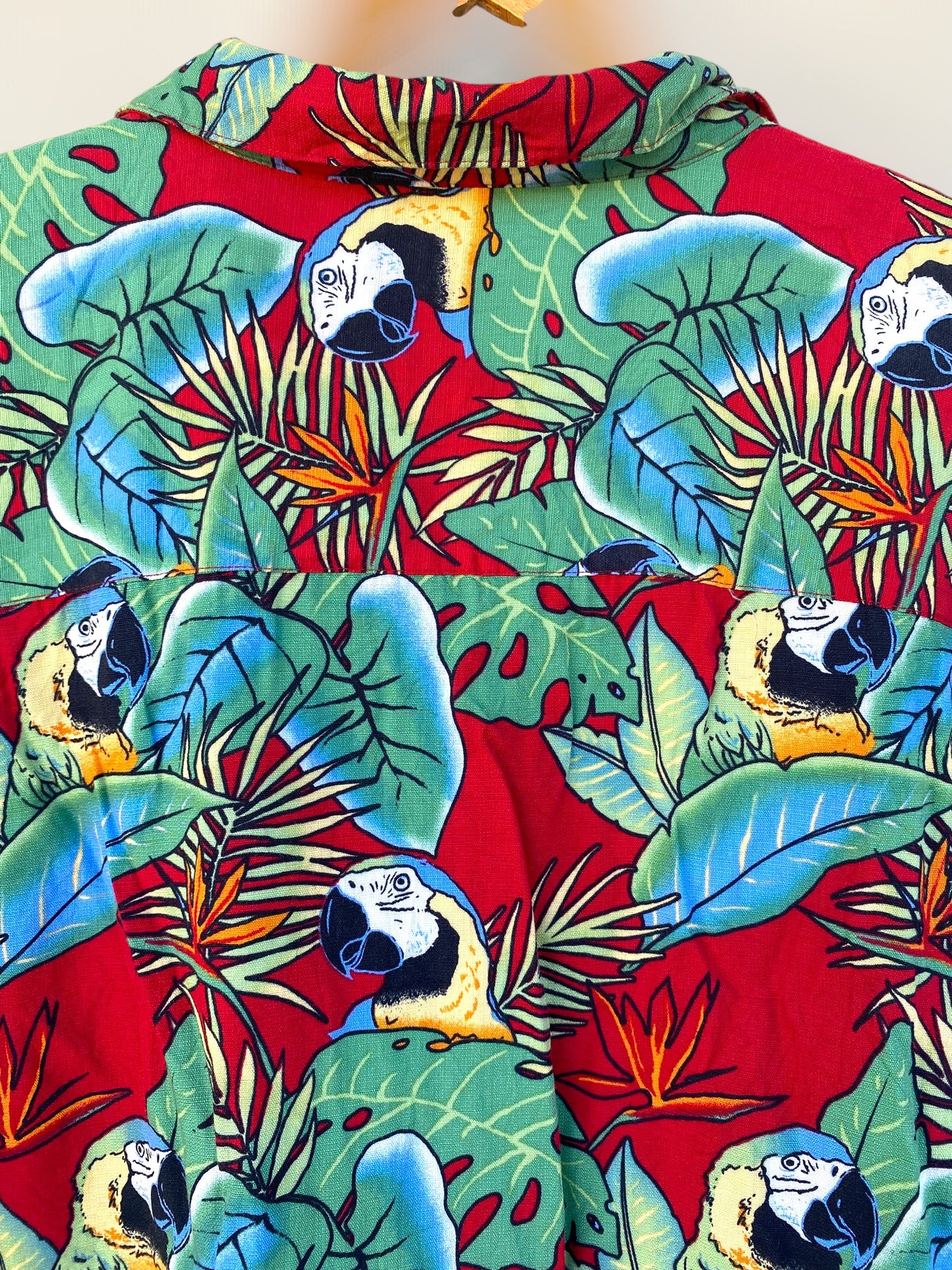 “Hawaiian parrots” vintage shirt