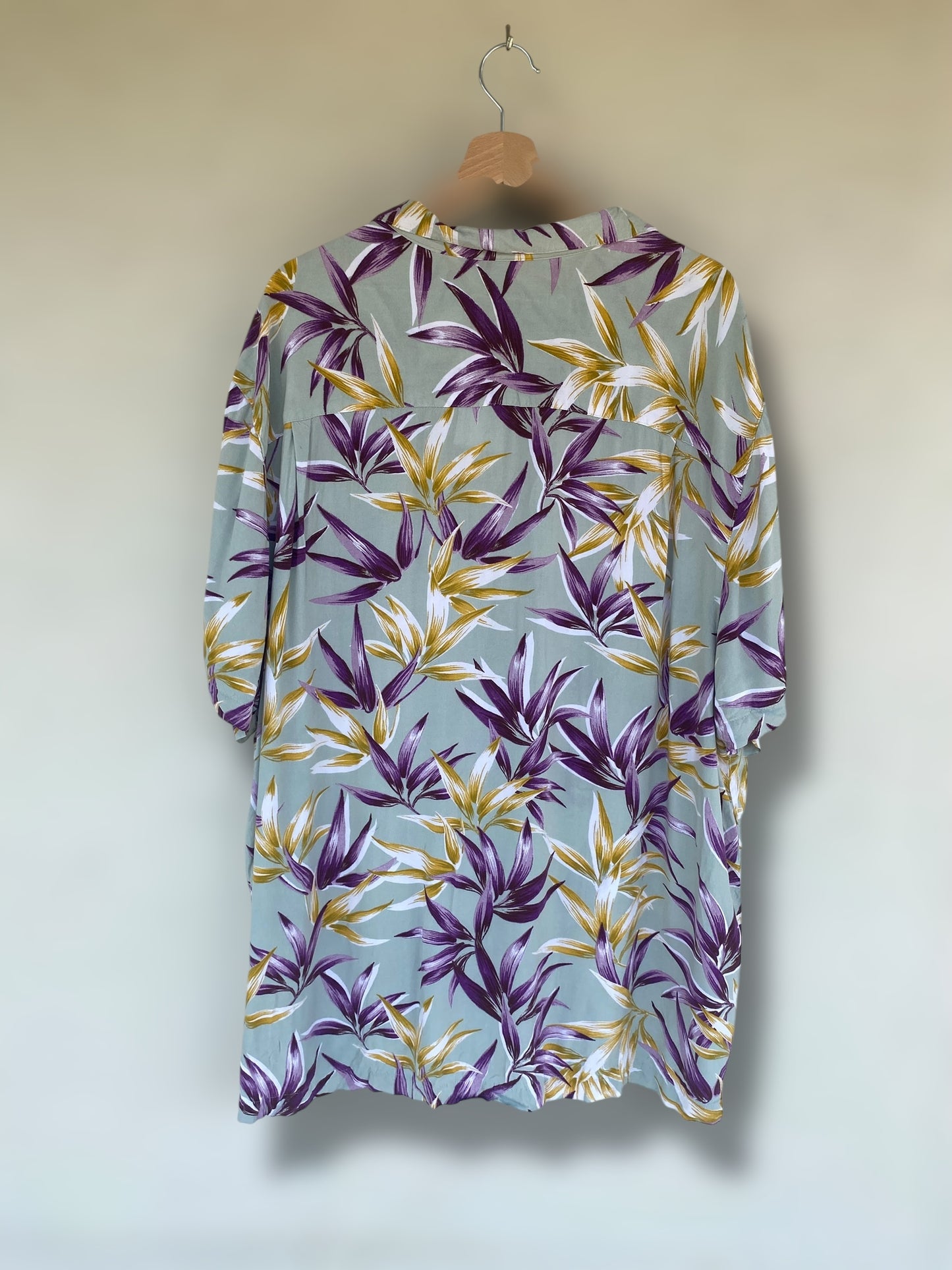 Hawaiian leaves vintage shirt