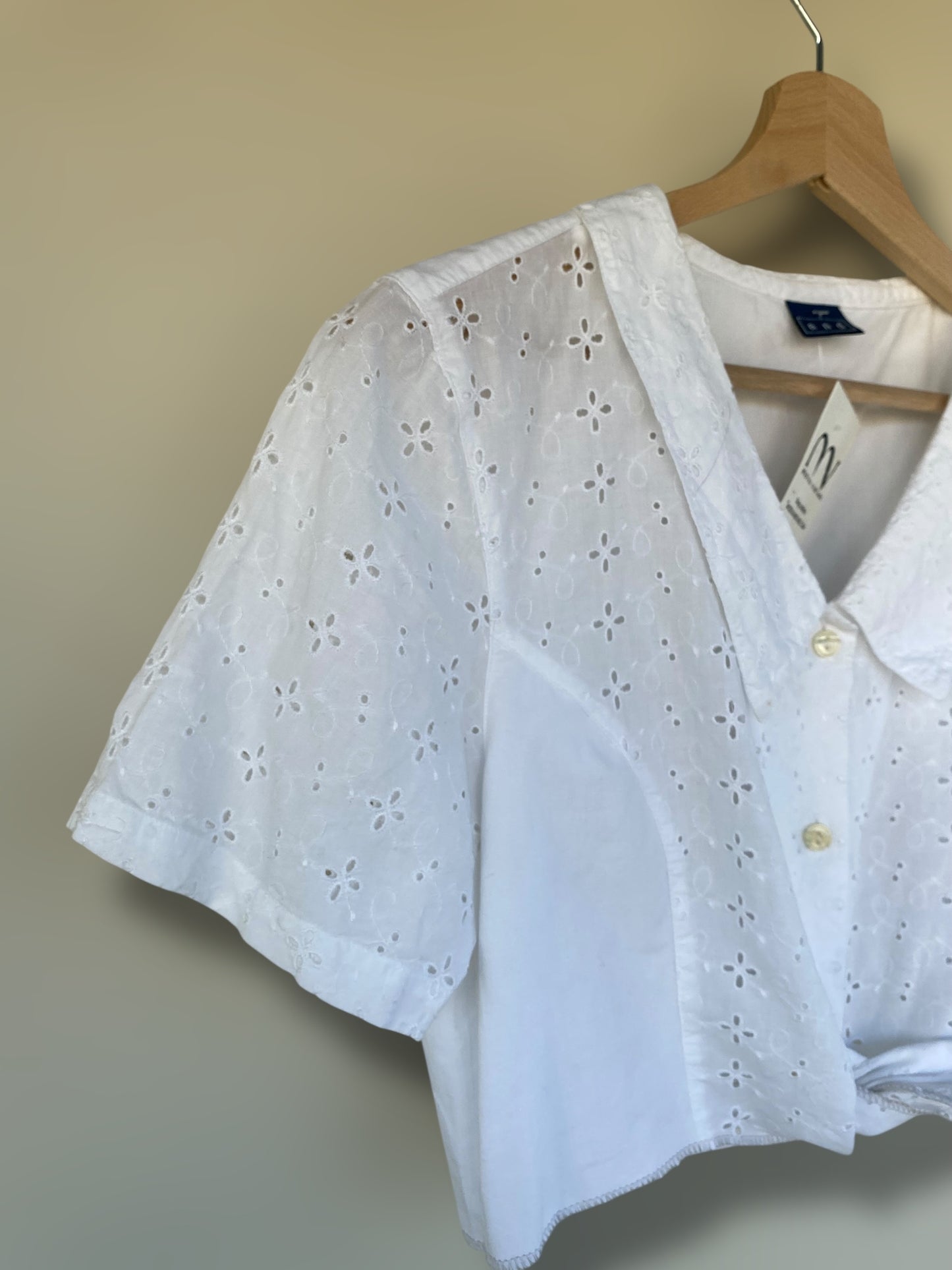 Vintage white classic cropped shirt