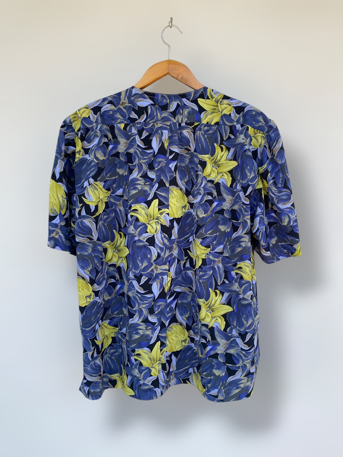 Classic floral shirt with unique details