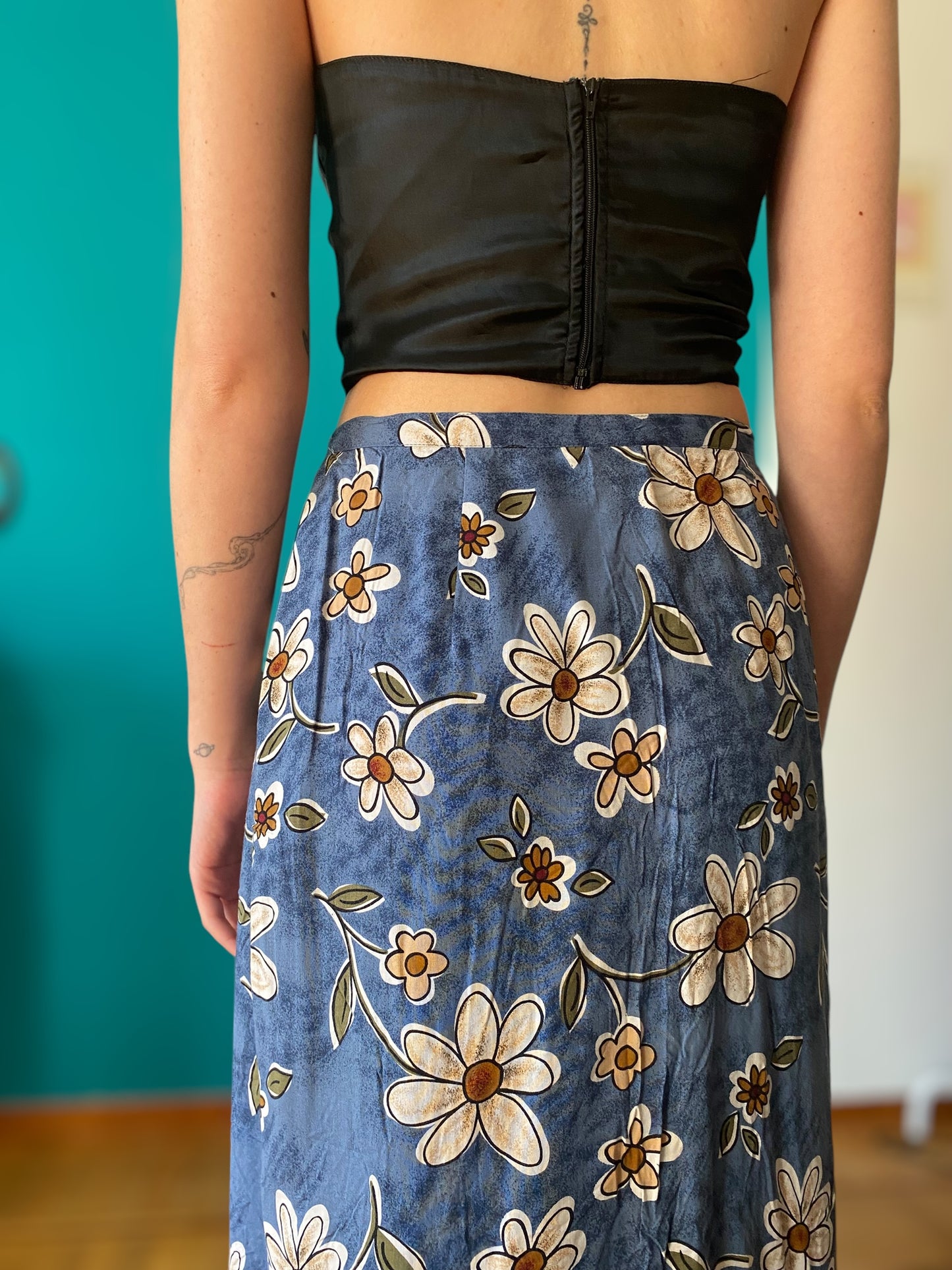 Vintage wrapped skirt with cute flowers