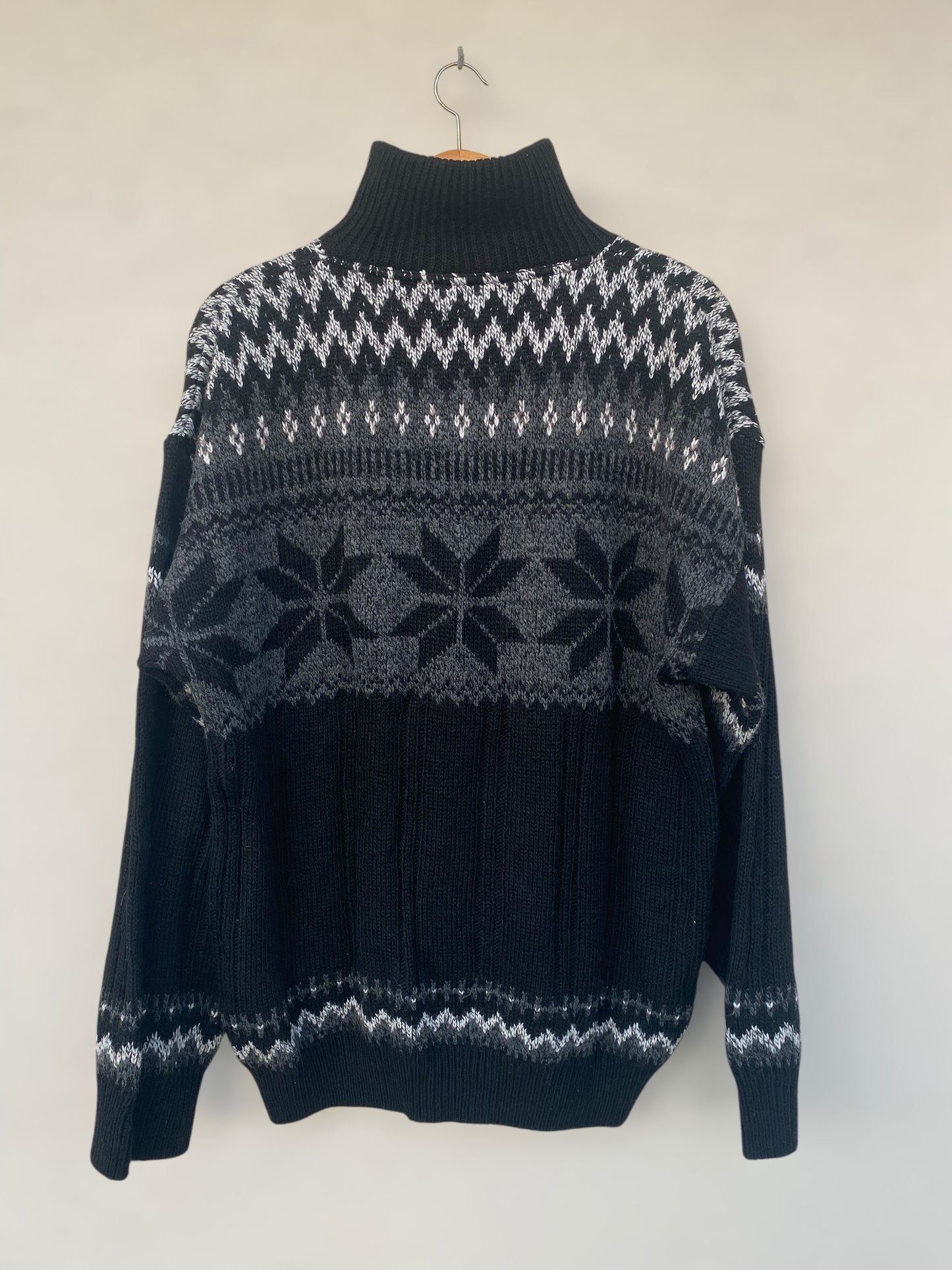 Snow flakes vintage sweater