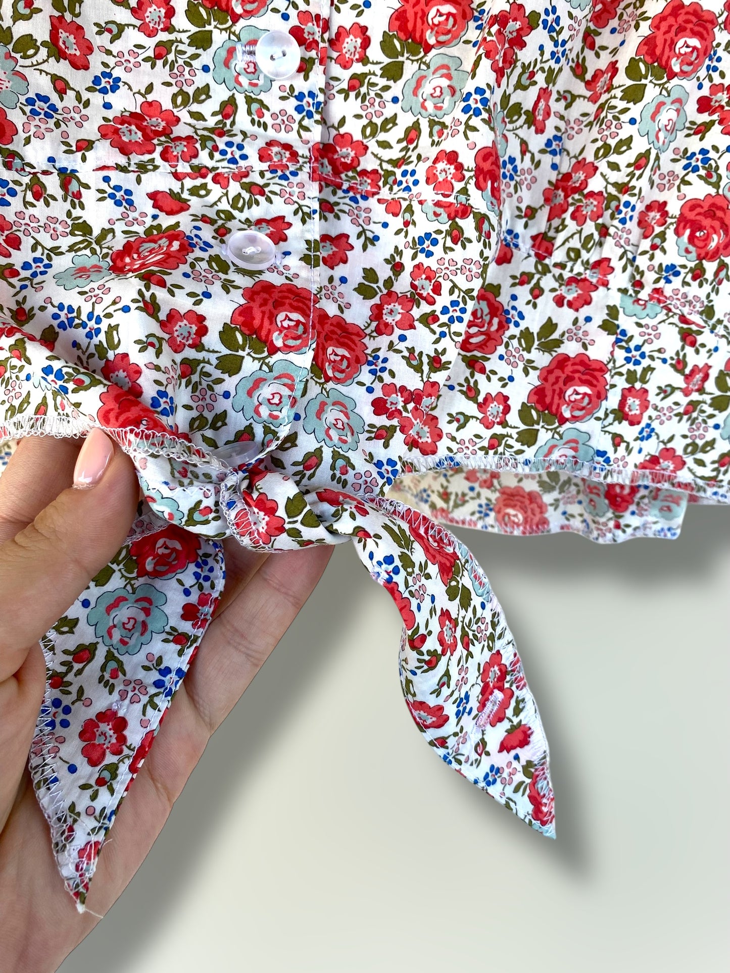 Vintage floral cropped shirt